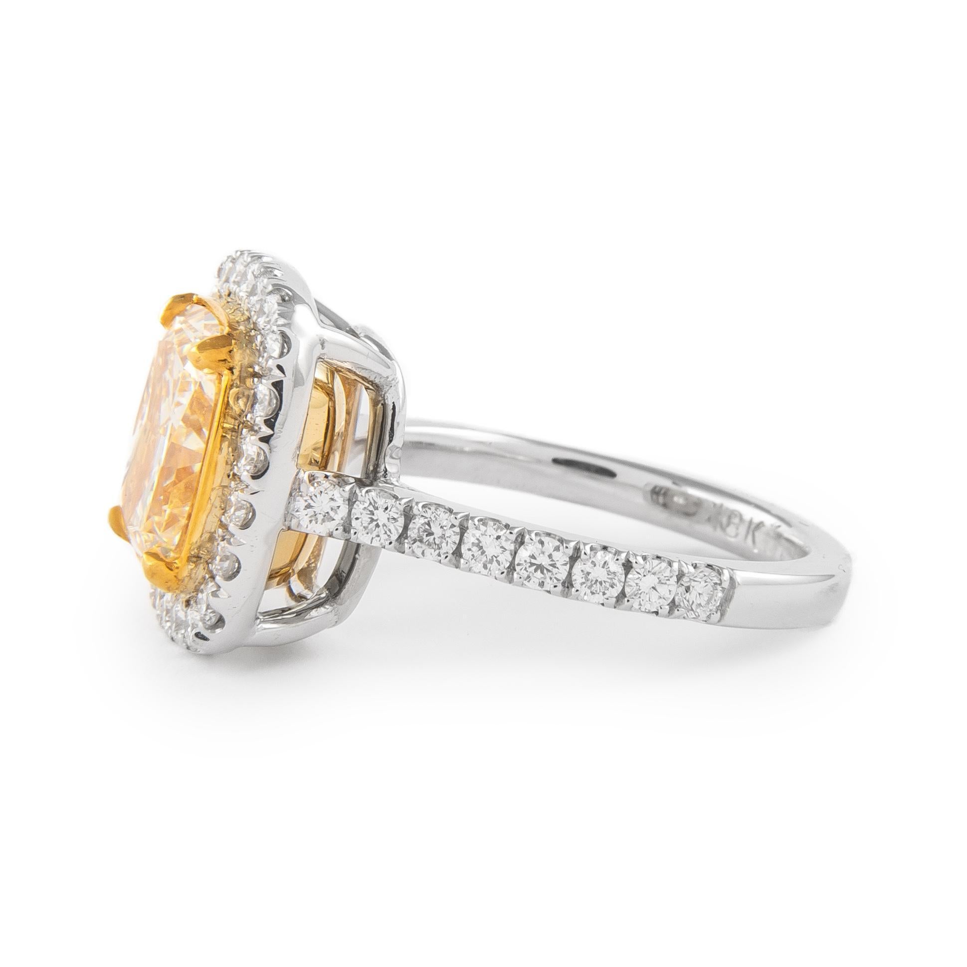 Alexander Beverly Hills 3.30ct Cushion Fancy Yellow Diamond Ring 18k In New Condition For Sale In BEVERLY HILLS, CA