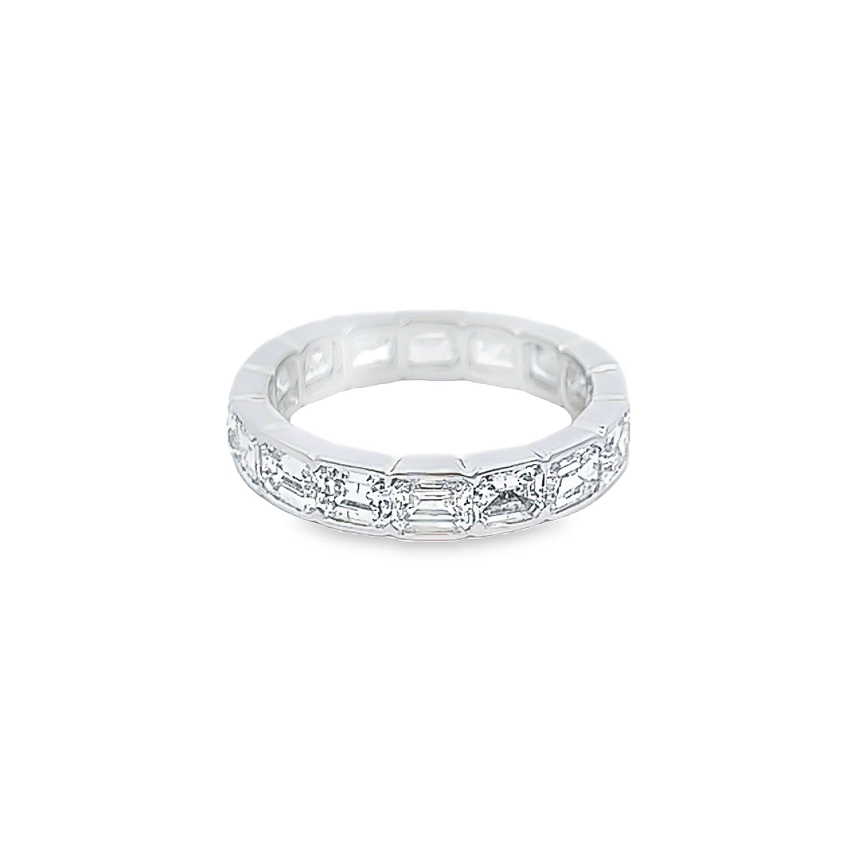 Contemporary Alexander Beverly Hills 3.64ct Emerald Cut Diamond Eternity Band 18k S.5.5 For Sale