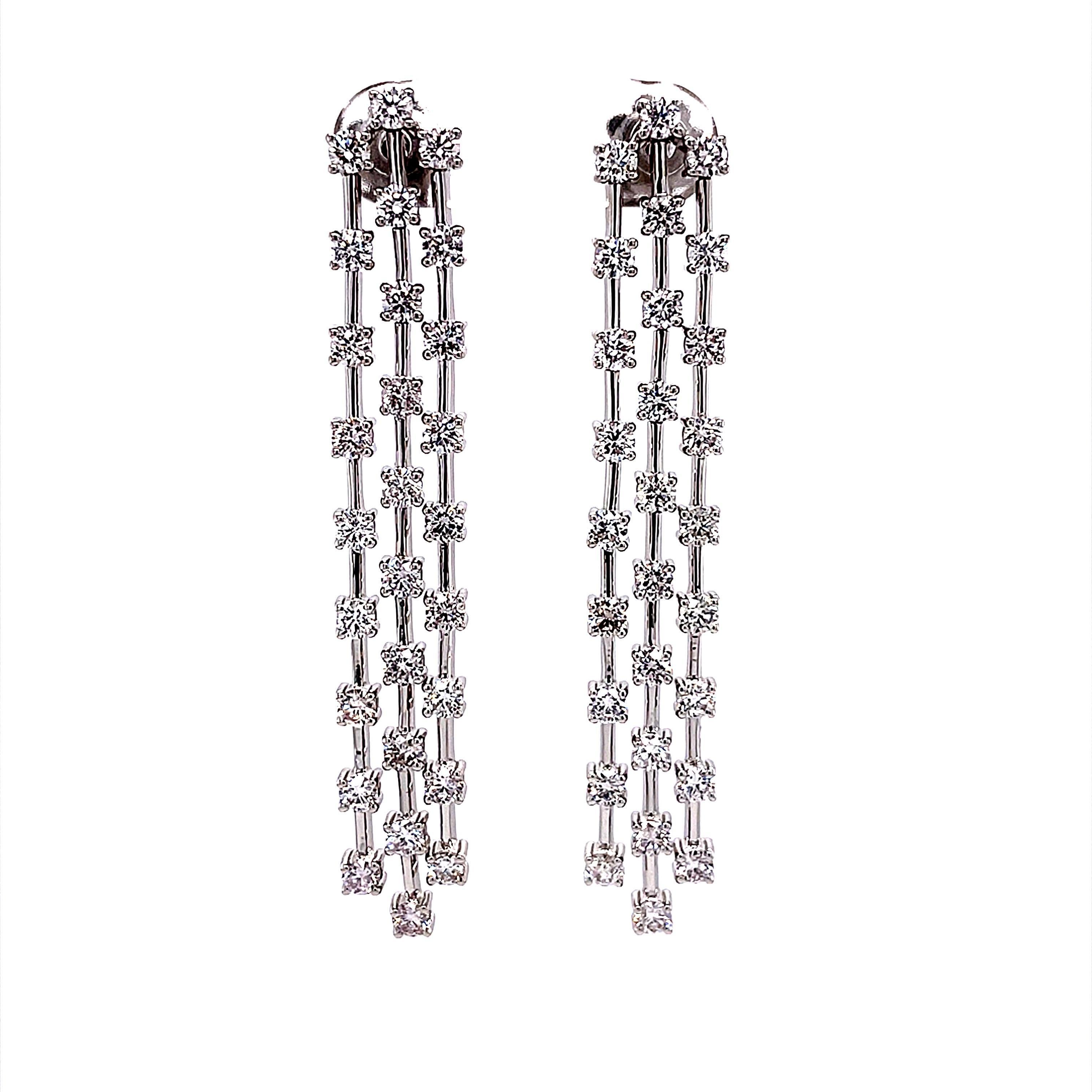 Contemporain Alexander Beverly Hills, pendants d'oreilles chandelier en or blanc avec diamants de 3,71 carats en vente