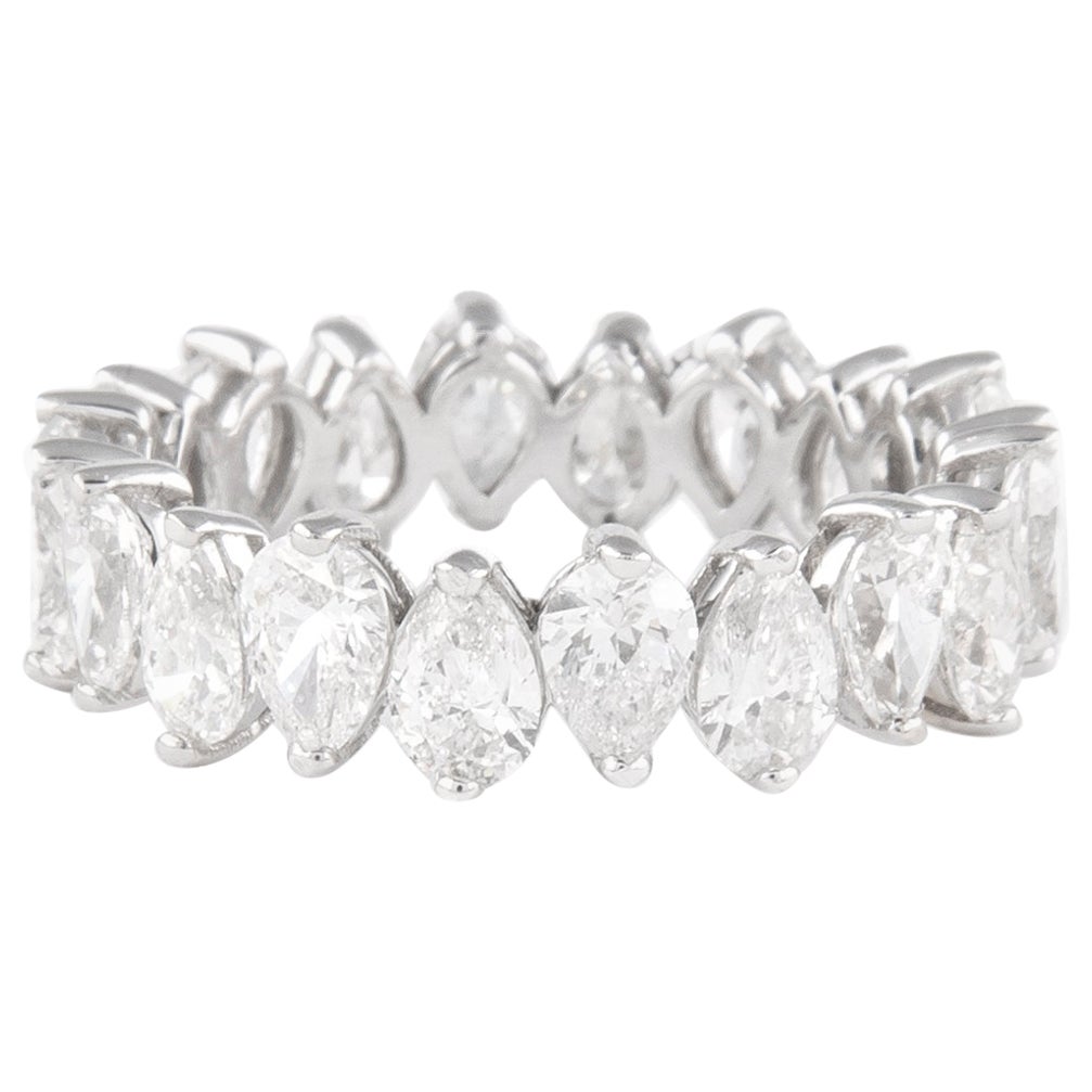 Alexander Beverly Hills 3,73 ct Diamante en forma de pera F/G VS Anillo de la eternidad 18k