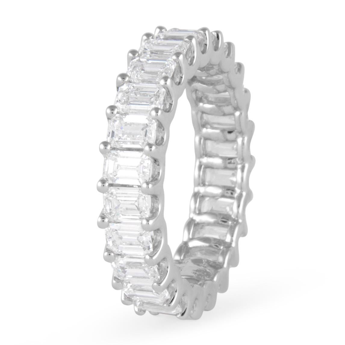Modern Alexander Beverly Hills 3.80ct D-F VVS Emerald Cut Diamond Eternity Band 18k S-6 For Sale