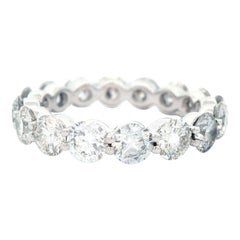 Alexander Beverly Hills, bague d'éternité en or blanc 18 carats avec diamants ronds de 3,88 carats S-6,25