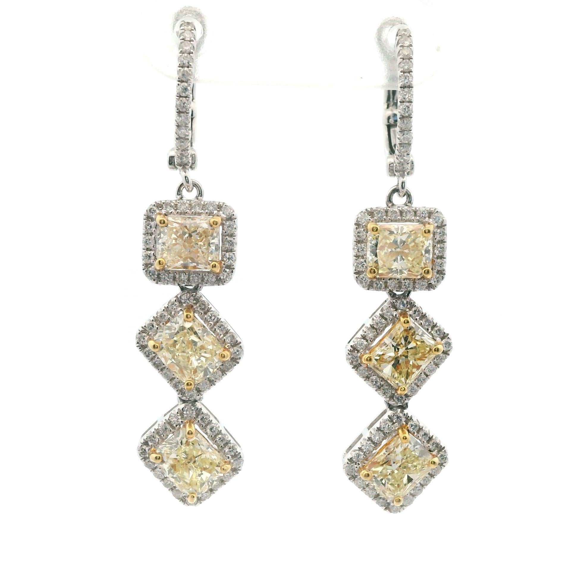 Contemporain Alexander Beverly Hills Boucles d'oreilles Halo en diamant jaune 3.93ctt 18k en vente