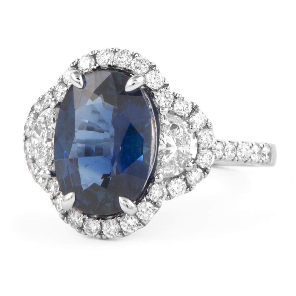 Alexander Beverly Hills 4,46 Karat ovaler Saphir & Diamant 3-Stein-Ring 18k (Zeitgenössisch) im Angebot