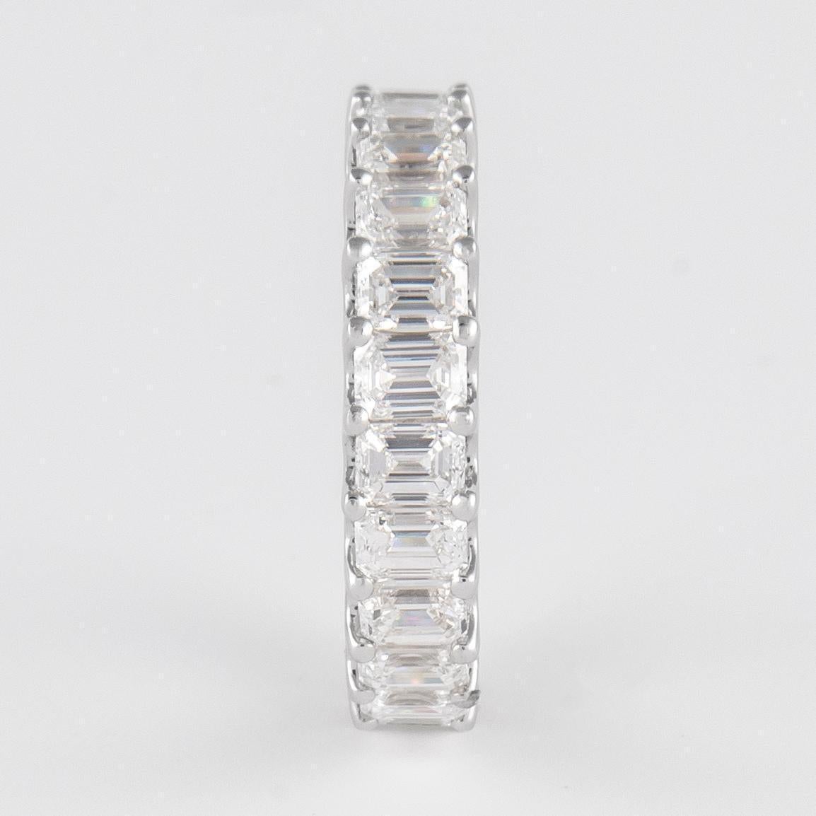 Alexander Beverly Hills 4.51ct Smaragd Schliff Diamant Eternity Band 18k s.6.5 im Zustand „Neu“ im Angebot in BEVERLY HILLS, CA