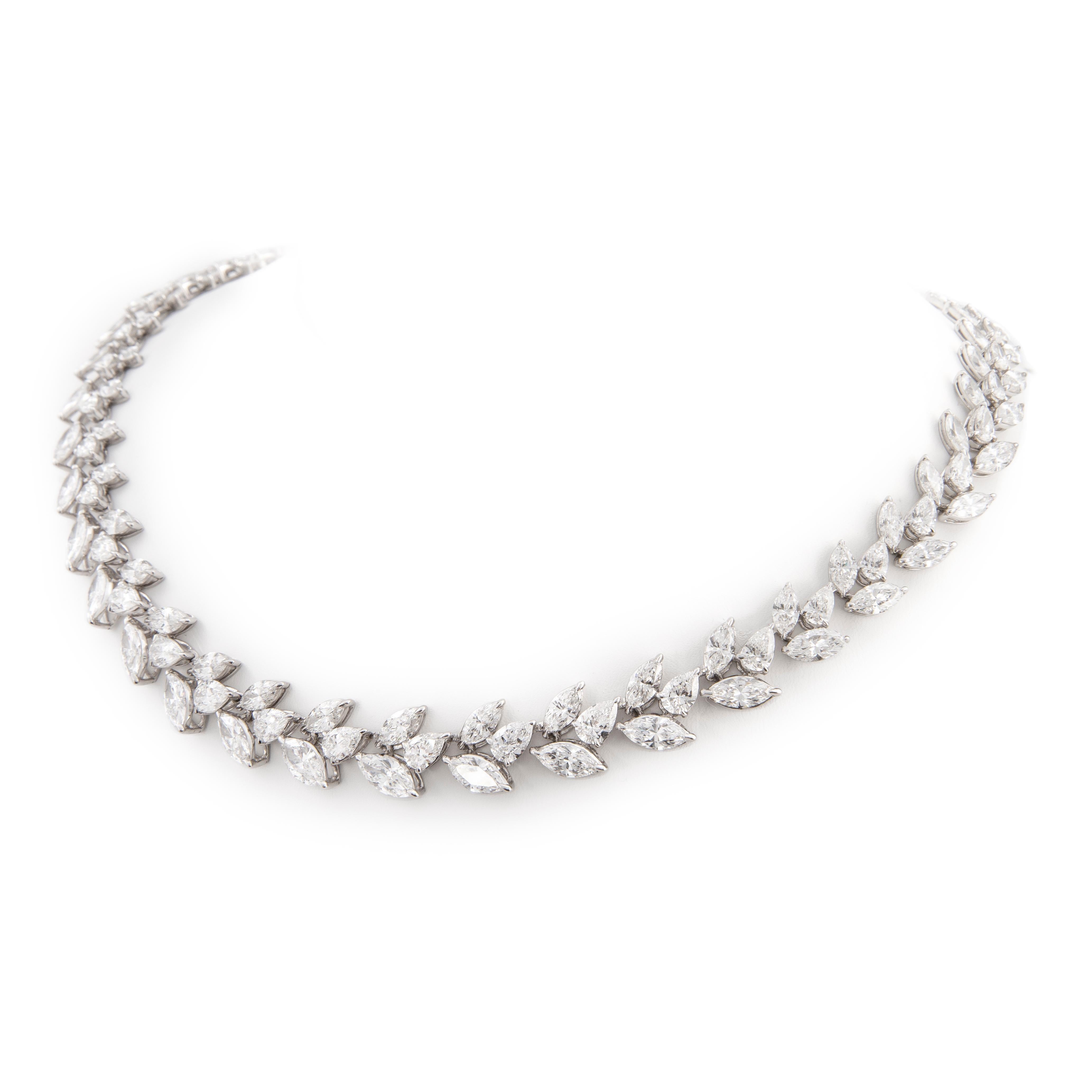 Contemporaneo Alexander Beverly Hills 45,35ct Marques & Pear Cut Diamond Collana 18k in vendita