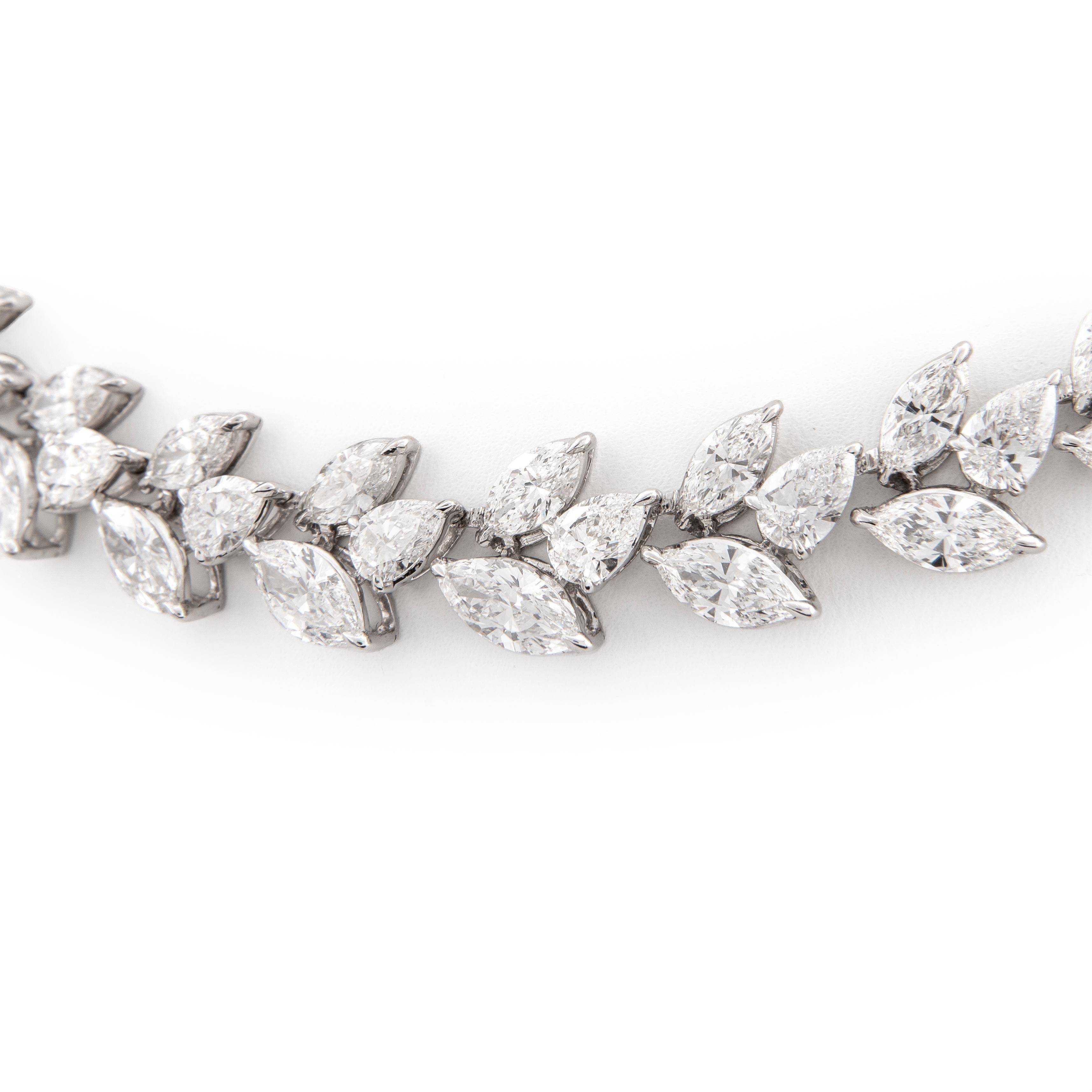 Taglio a goccia Alexander Beverly Hills 45,35ct Marques & Pear Cut Diamond Collana 18k in vendita