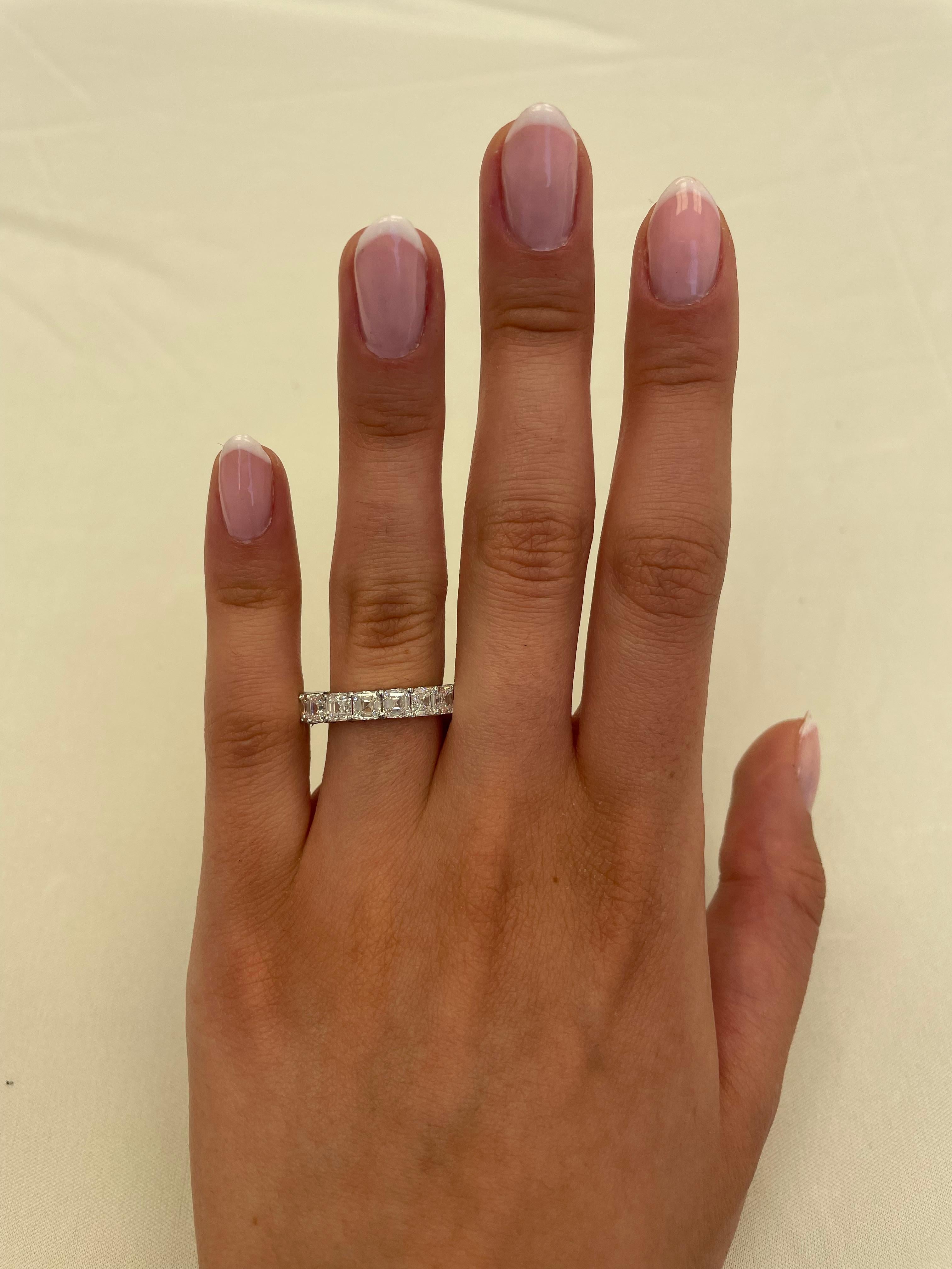 Stunning asscher cut diamond eternity band, By Alexander Beverly Hills.
18 asscher cut diamonds, 5.49 carats. D/E color and VVS clarity. Platinum, 5.07 grams, size 5.75. 
Accommodated with an up to date digital appraisal by a GIA G.G., once