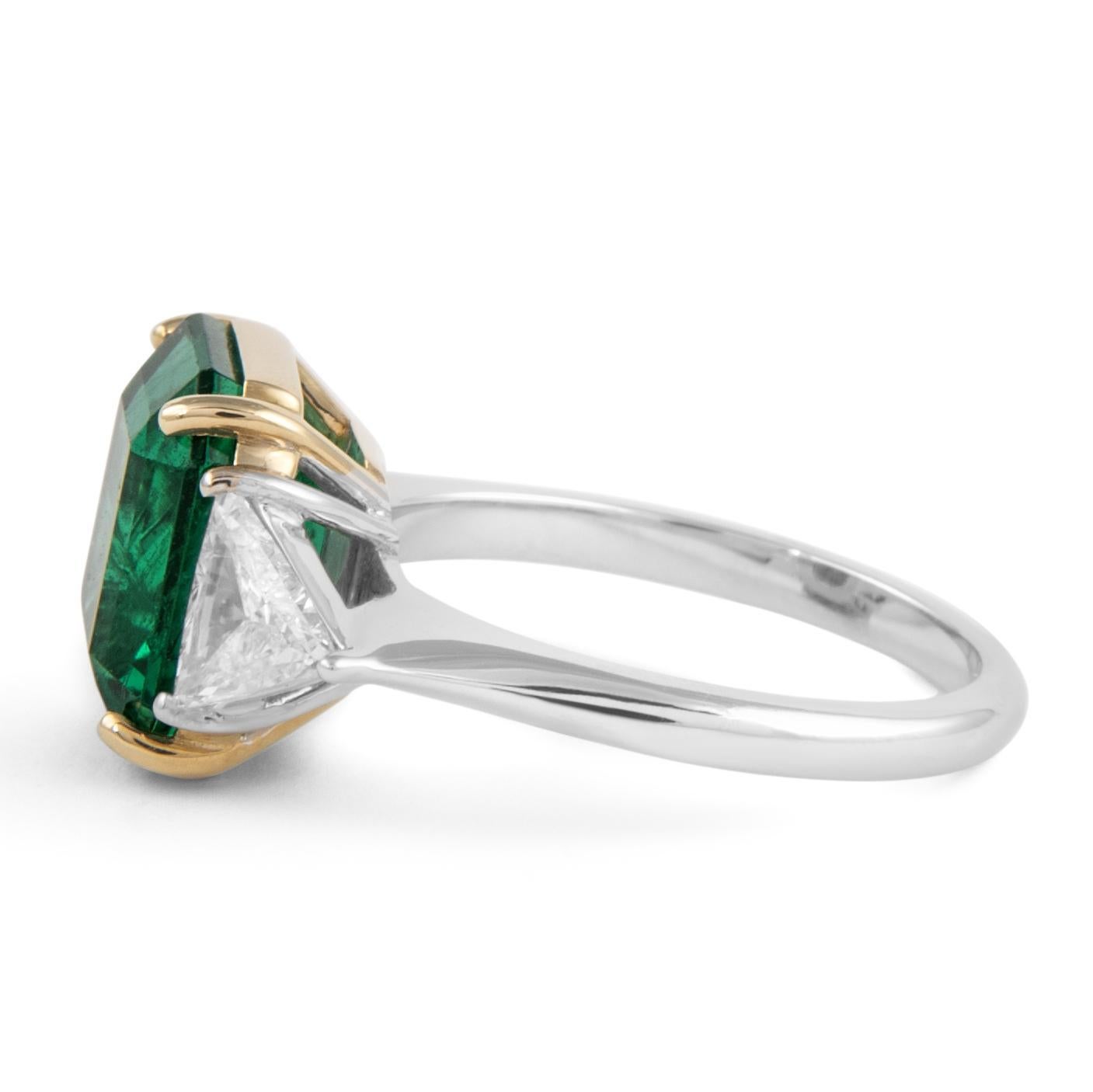Alexander Beverly Hills GIA 5.60ct Emerald & Diamond 3-Stone Ring 18k White Gold In New Condition For Sale In BEVERLY HILLS, CA