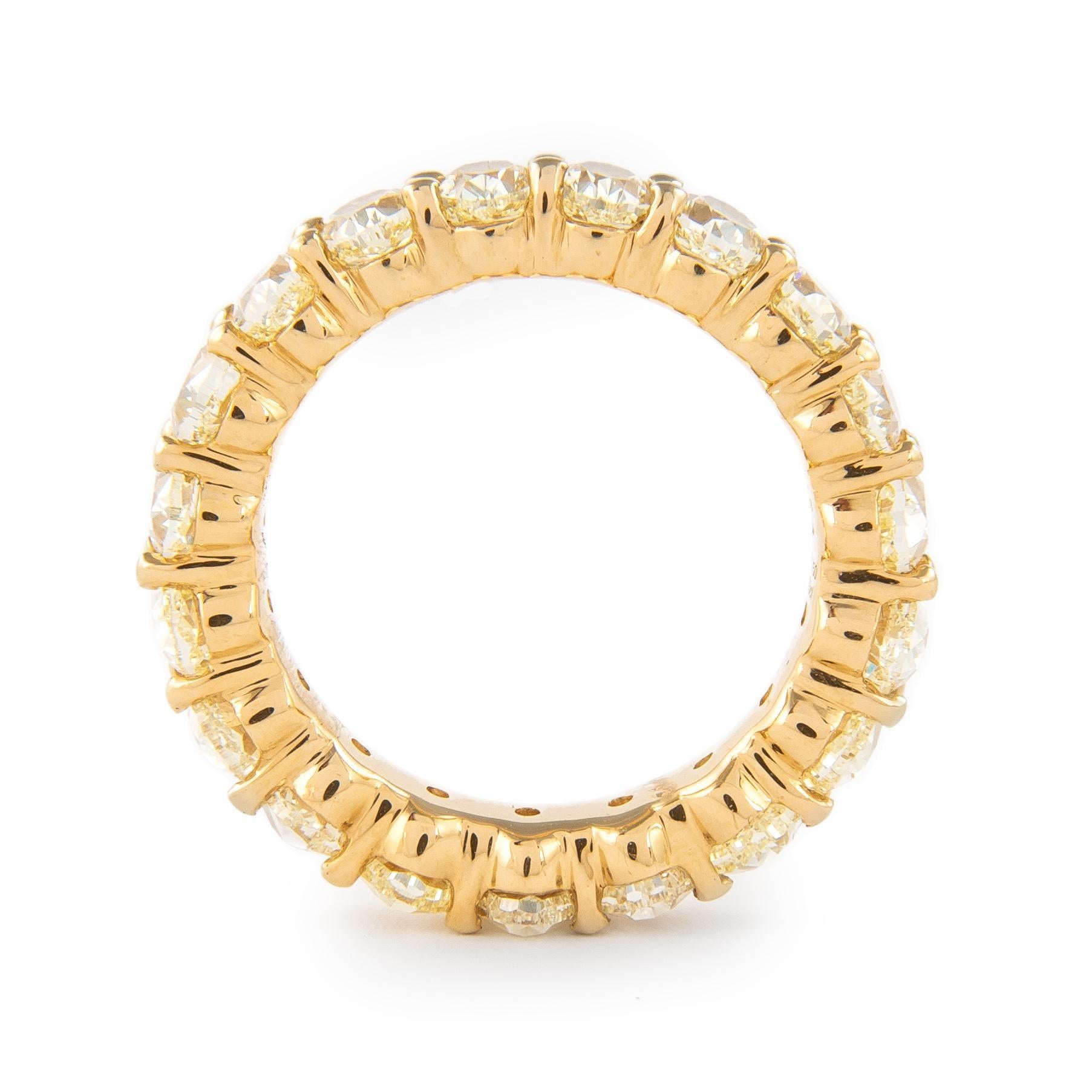 Contemporary Alexander Beverly Hills 5.64ct Yellow Oval Diamond Eternity 18k Yellow Gold 5.25 For Sale