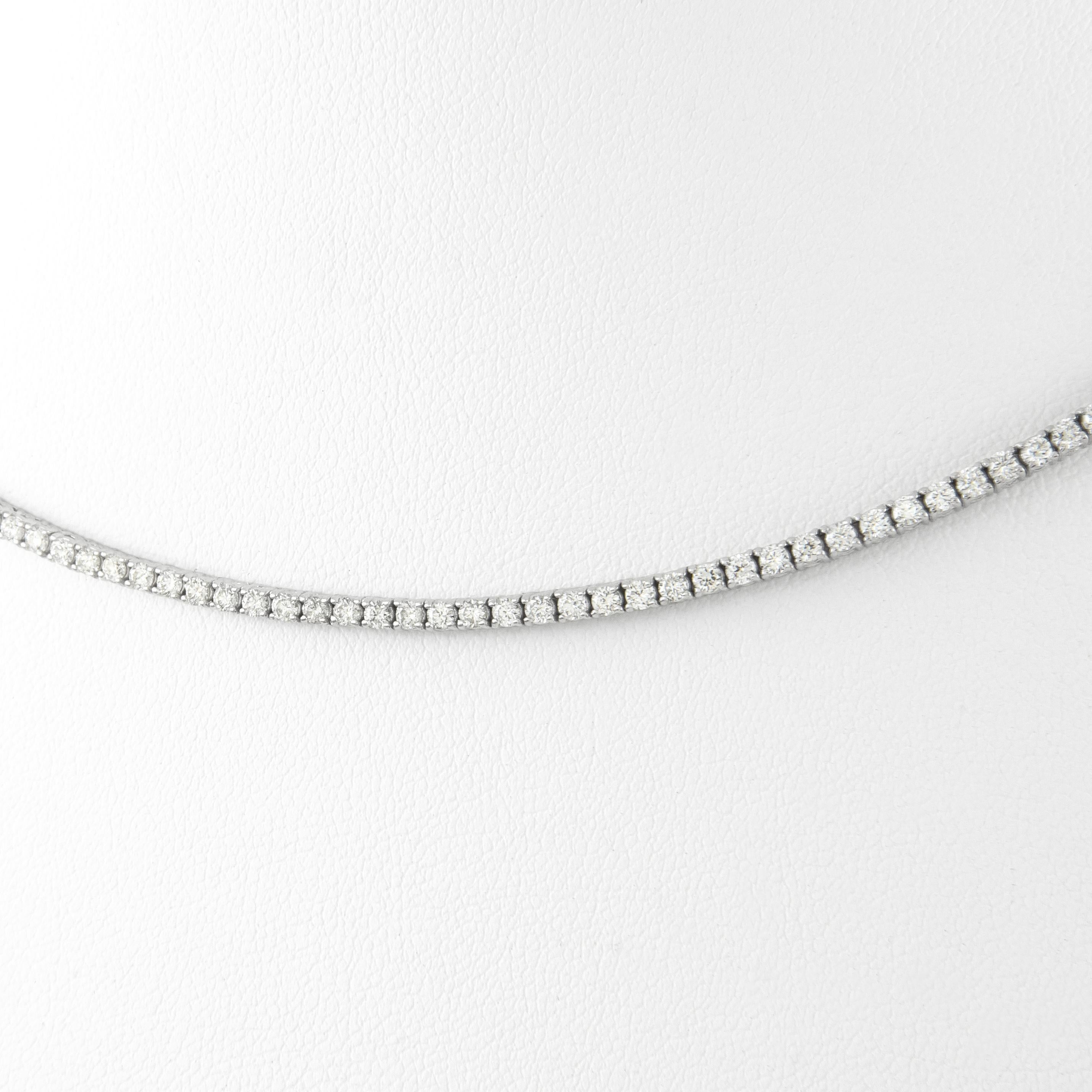 Alexander Beverly Hills Collar de tenis con diamantes de 5,70 ct Oro blanco de 18 quilates 16,5 pulg. Contemporáneo en venta