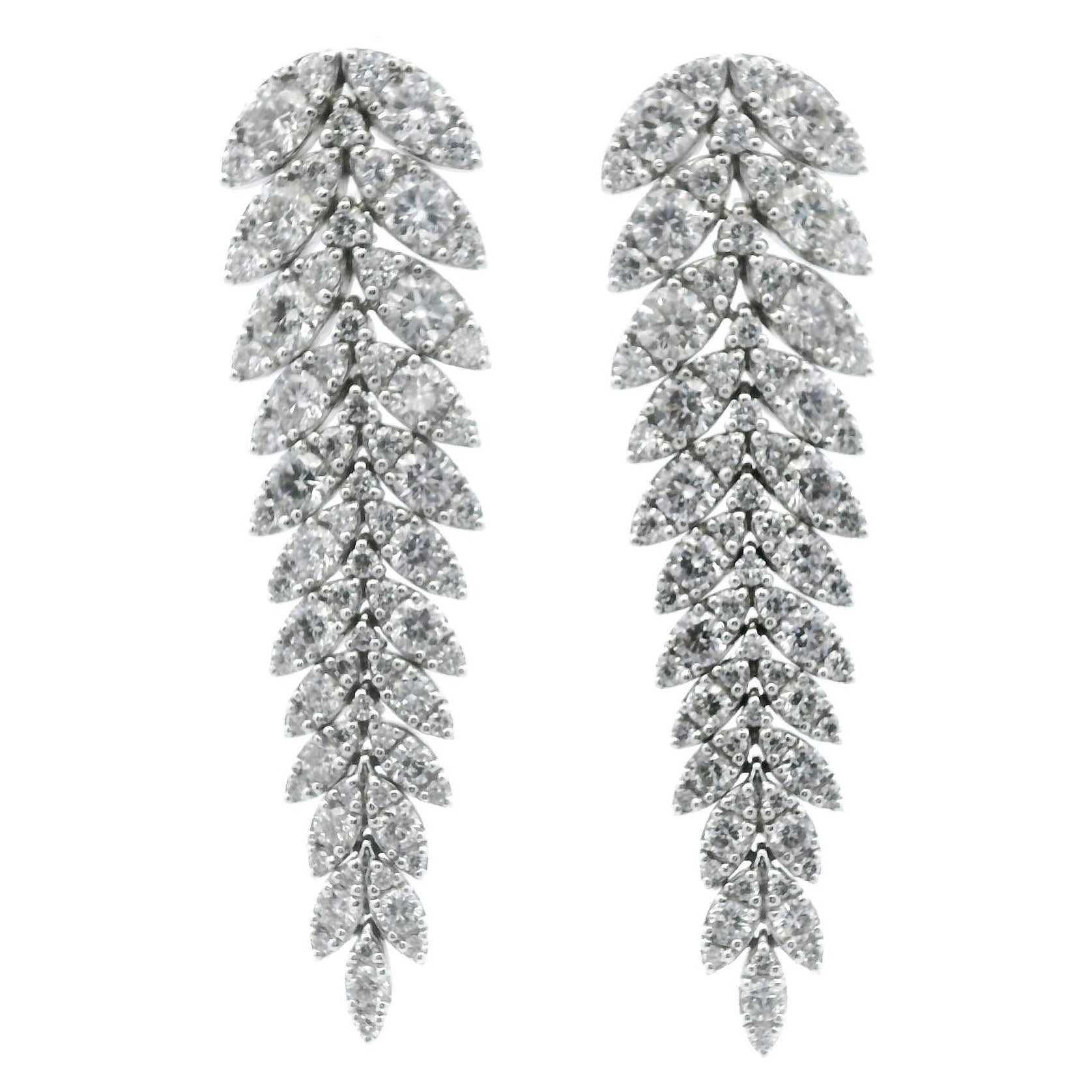 Alexander Beverly Hills 5,86ct Cascading Diamond Leaf Ohrringe Weißgold im Angebot