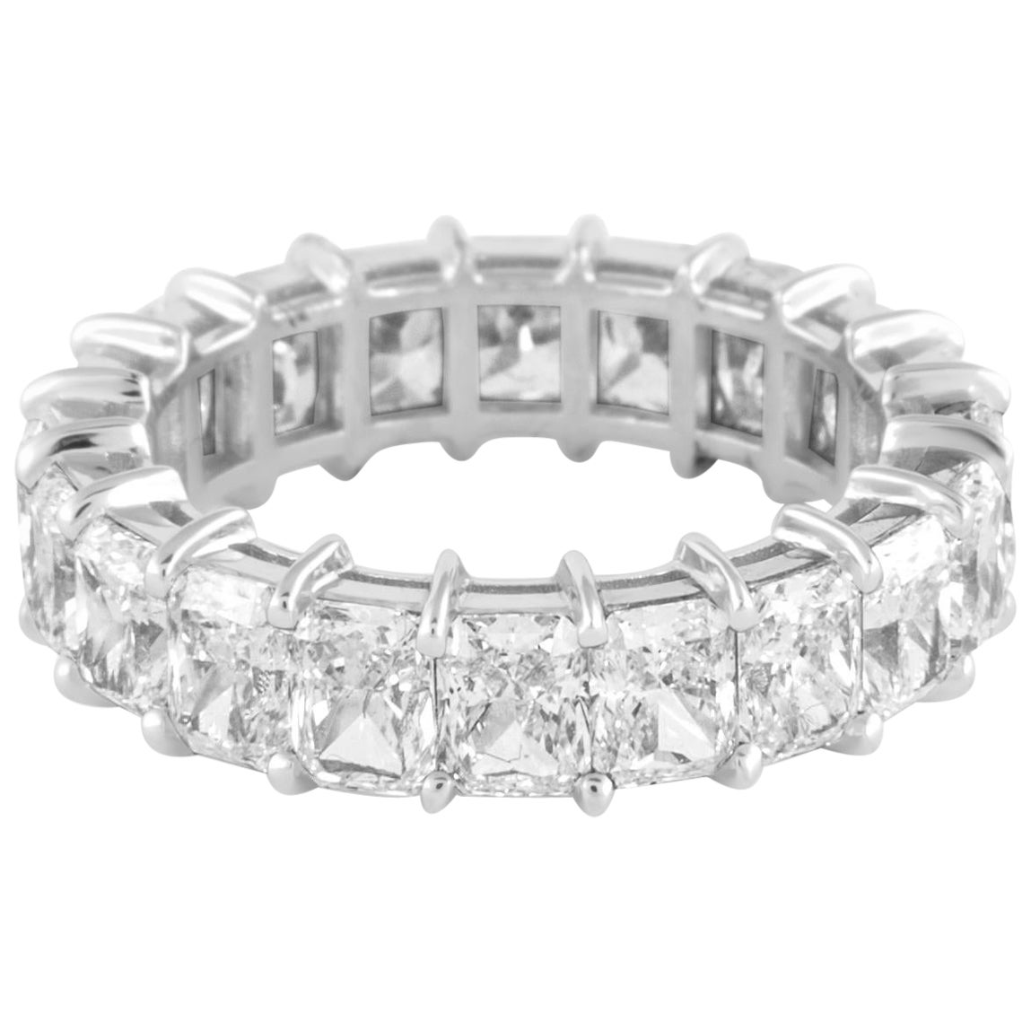 Alexander of Beverly Hills 6.20ct D/E VVS Radiant Diamond Eternity Band 18k 6.25 im Angebot