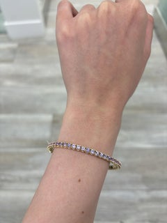 Alexander Beverly Hills, bracelet tennis extensible en or jaune avec saphir rose 6,43 carats