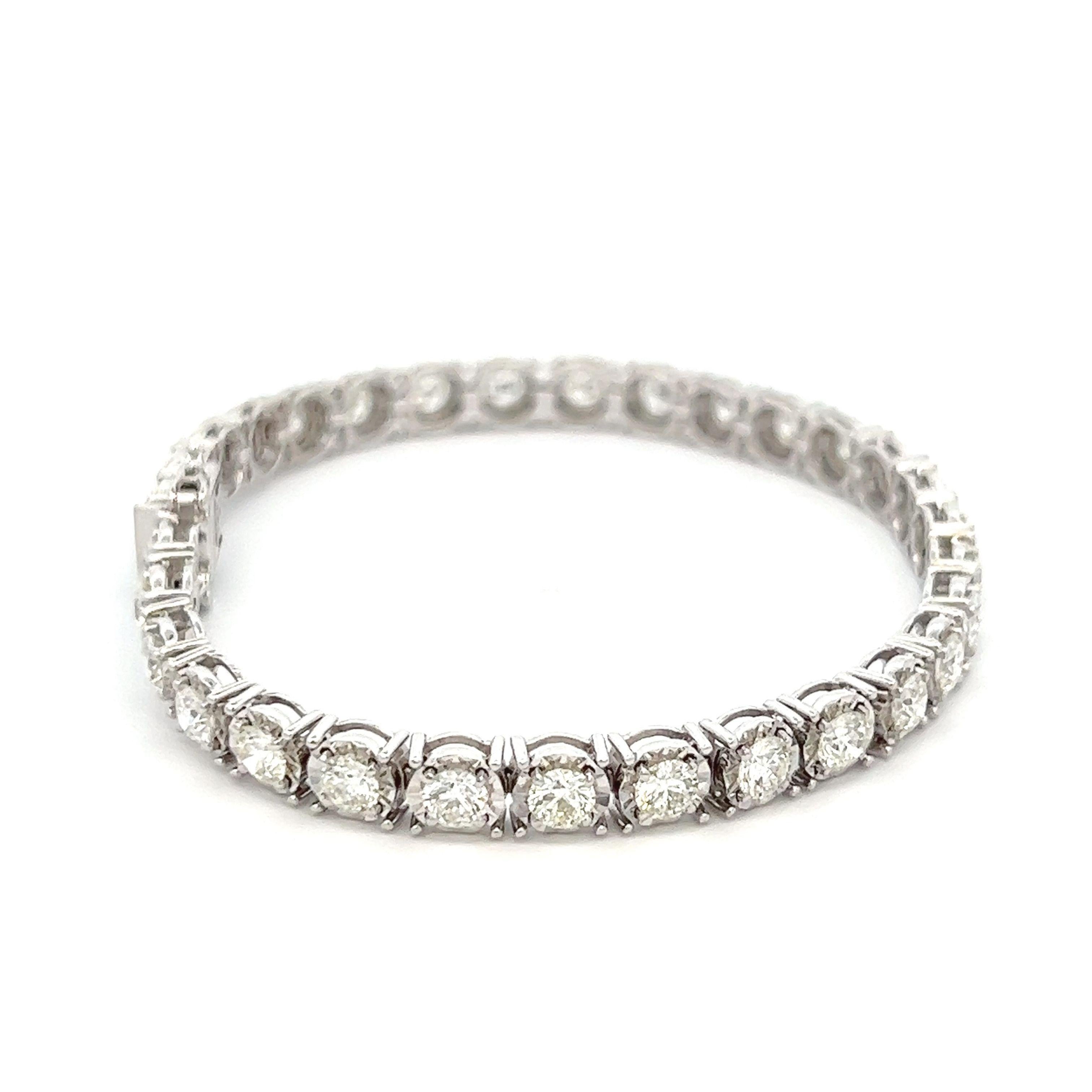 Modern Alexander Beverly Hills 6.84ct Diamond Tennis Bracelet 18 Karat White Gold For Sale