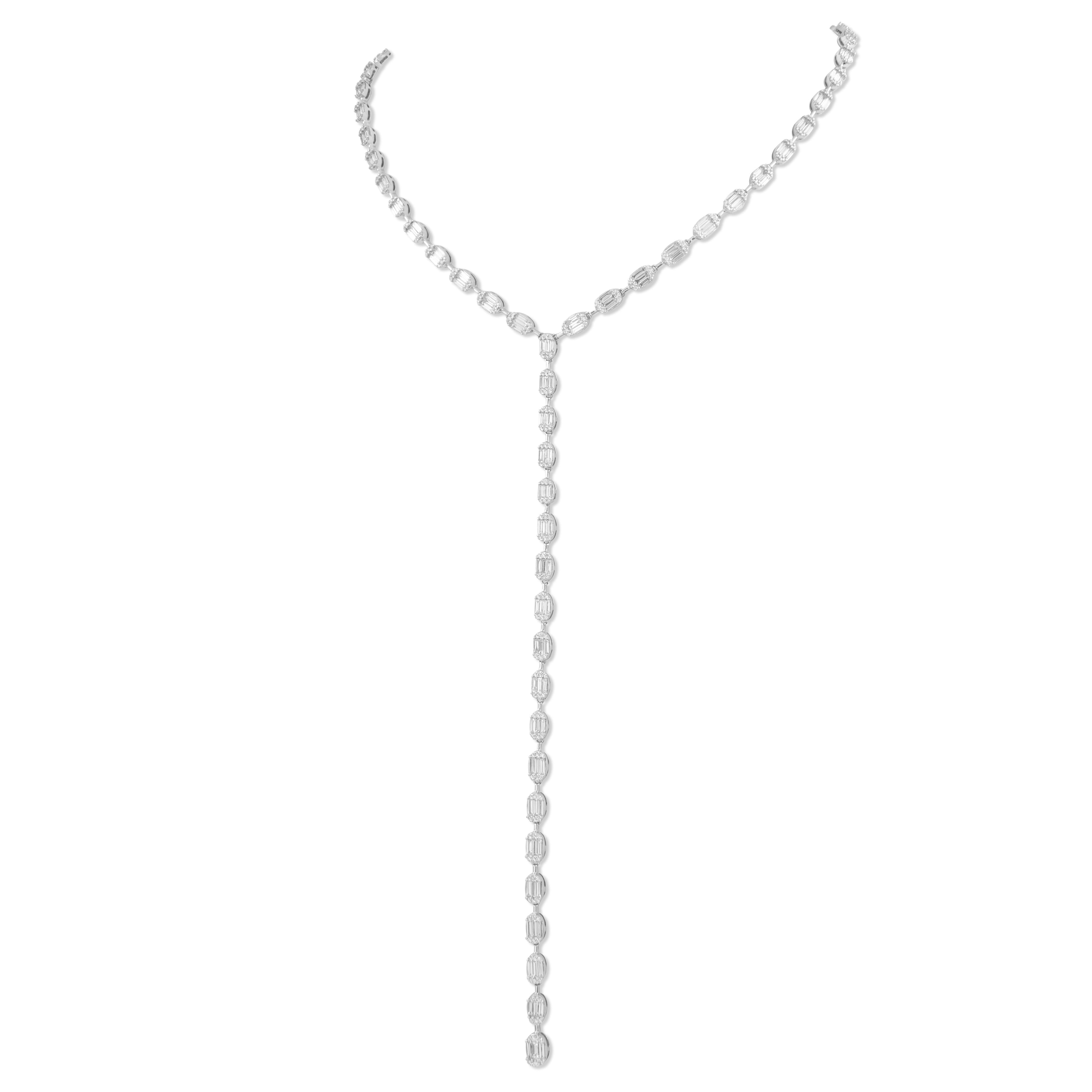Taille baguette Alexander Beverly Hills Collier à gouttes 7,21 carats en or blanc 18 carats en vente