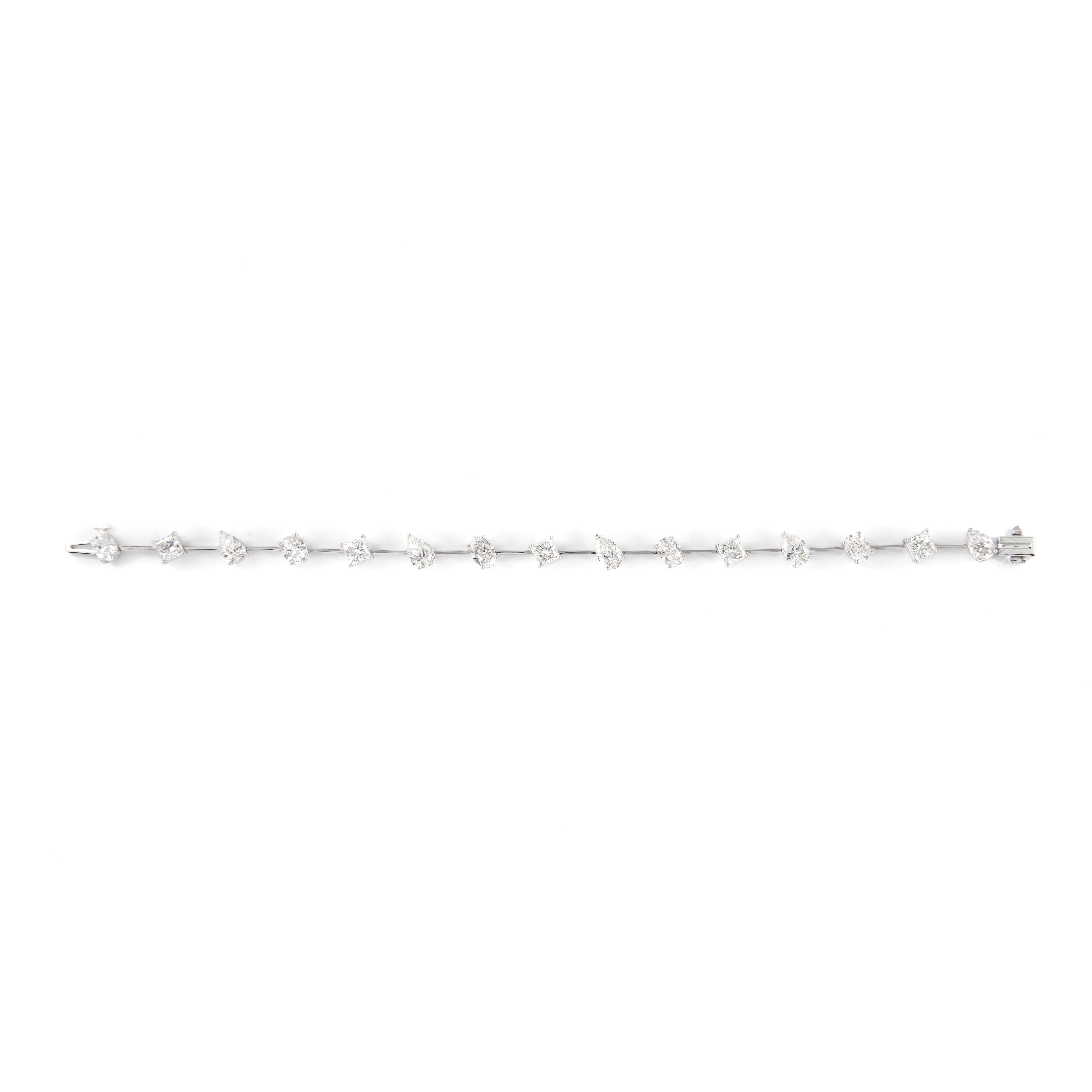 Modern Alexander Beverly Hills 7.52ct Mixed Diamond Bracelet 18k White Gold For Sale