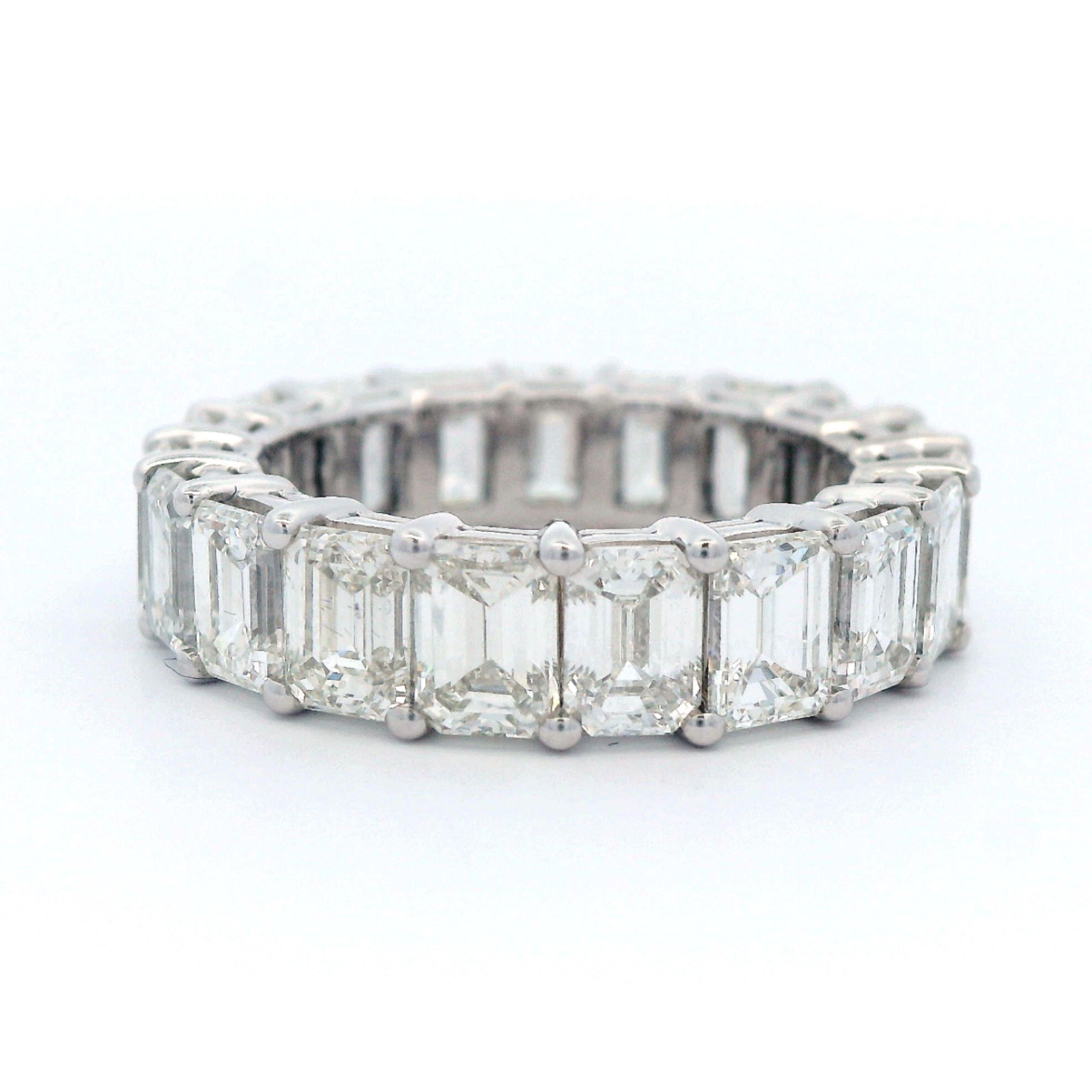 Contemporary Alexander Beverly Hills 7.55ct Emerald Cut Diamond Eternity Band 18k S.6 For Sale