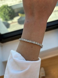 Bracciale tennis Alexander Beverly Hills con diamanti taglio smeraldo e rotondo da 8,41 carati, in oro 18k