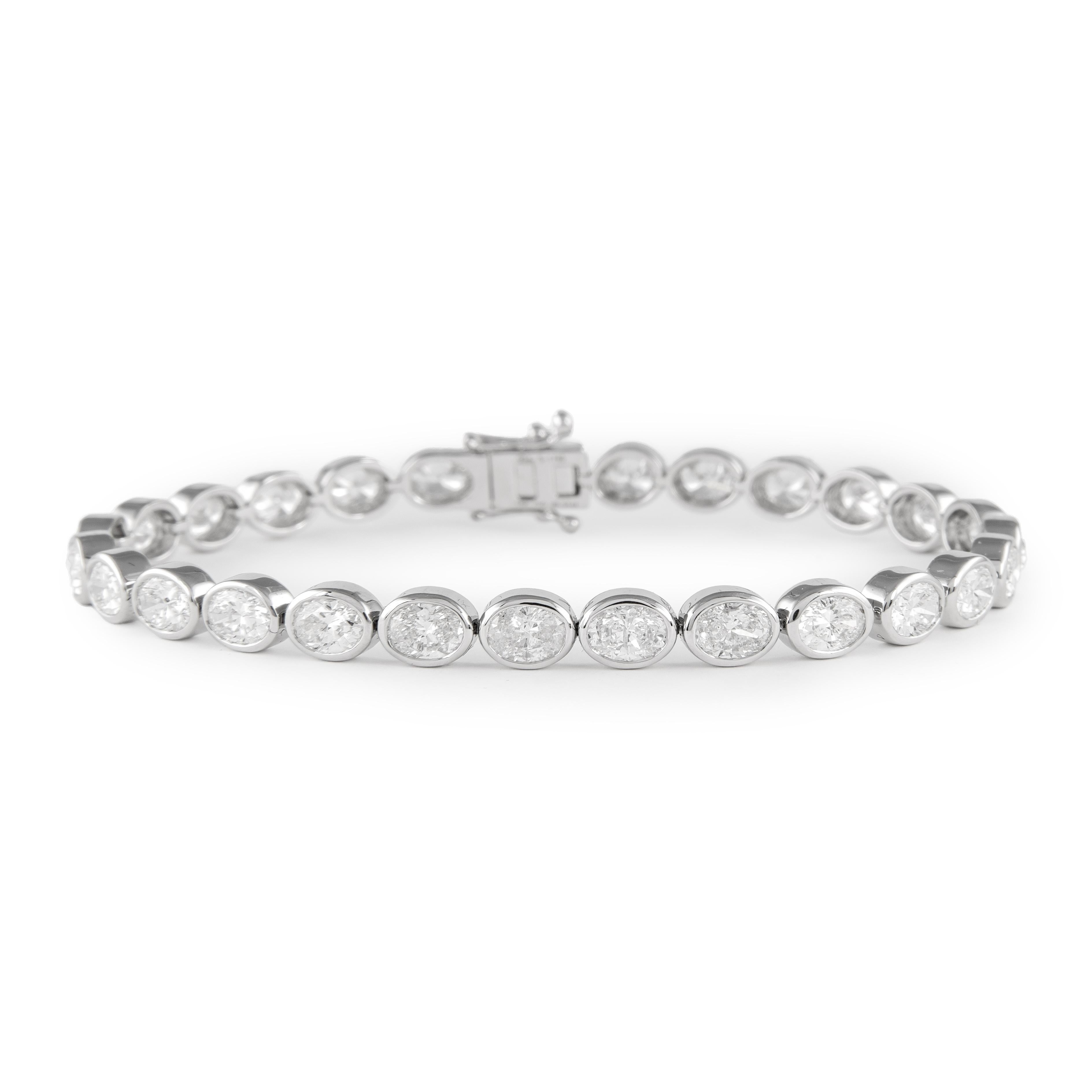 Oval Cut Alexander Beverly Hills 8.51ct Oval Diamond East-West Bezel Tennis Bracelet 18k For Sale