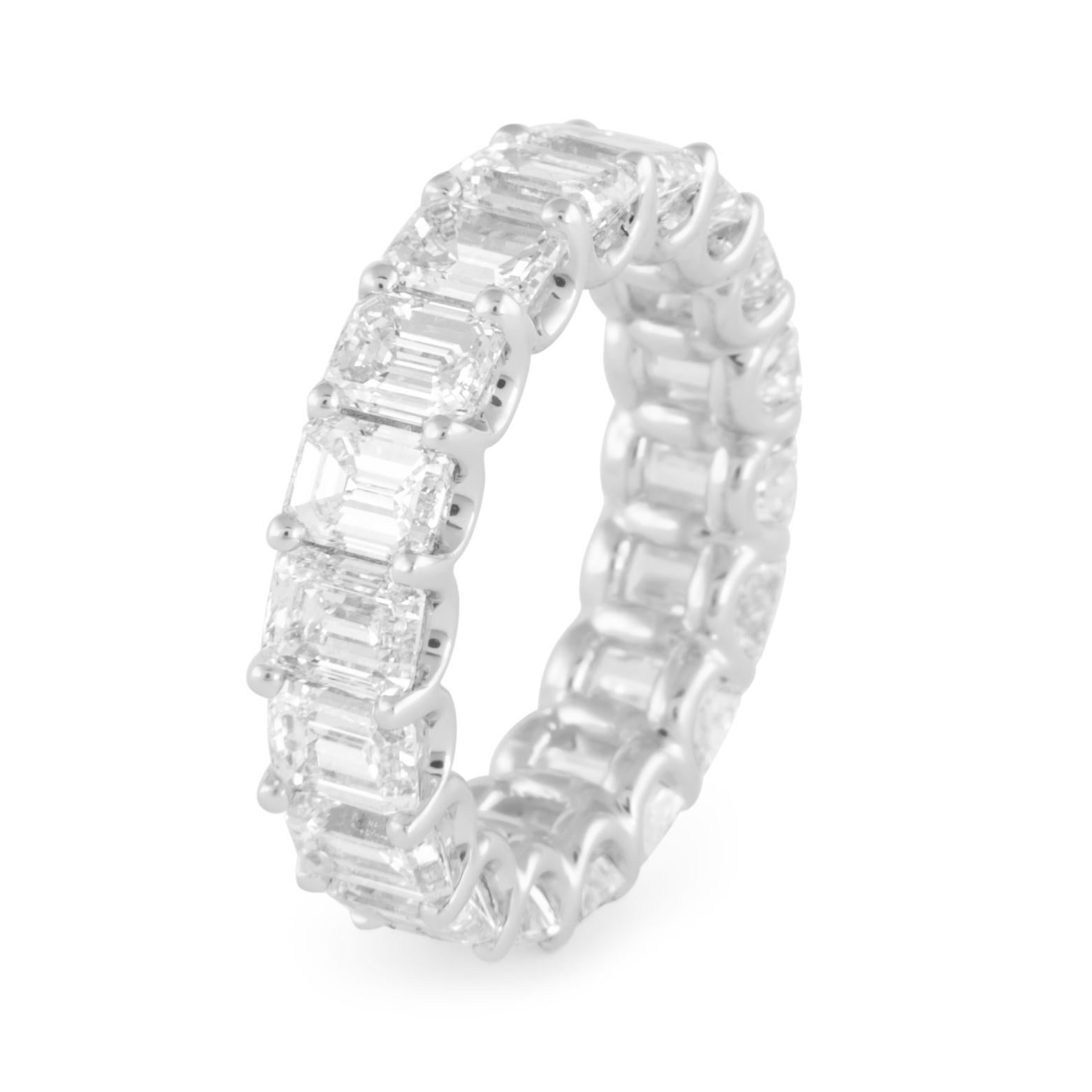 Contemporain Alexander Beverly Hills 8.66ct Emerald Cut Diamond Eternity Band 18k s.6 en vente