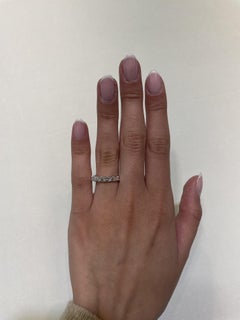 Alexander Beverly Hills .92 Karat Smaragdschliff Diamant Ost-West-Halber Ewigkeitsring 18k