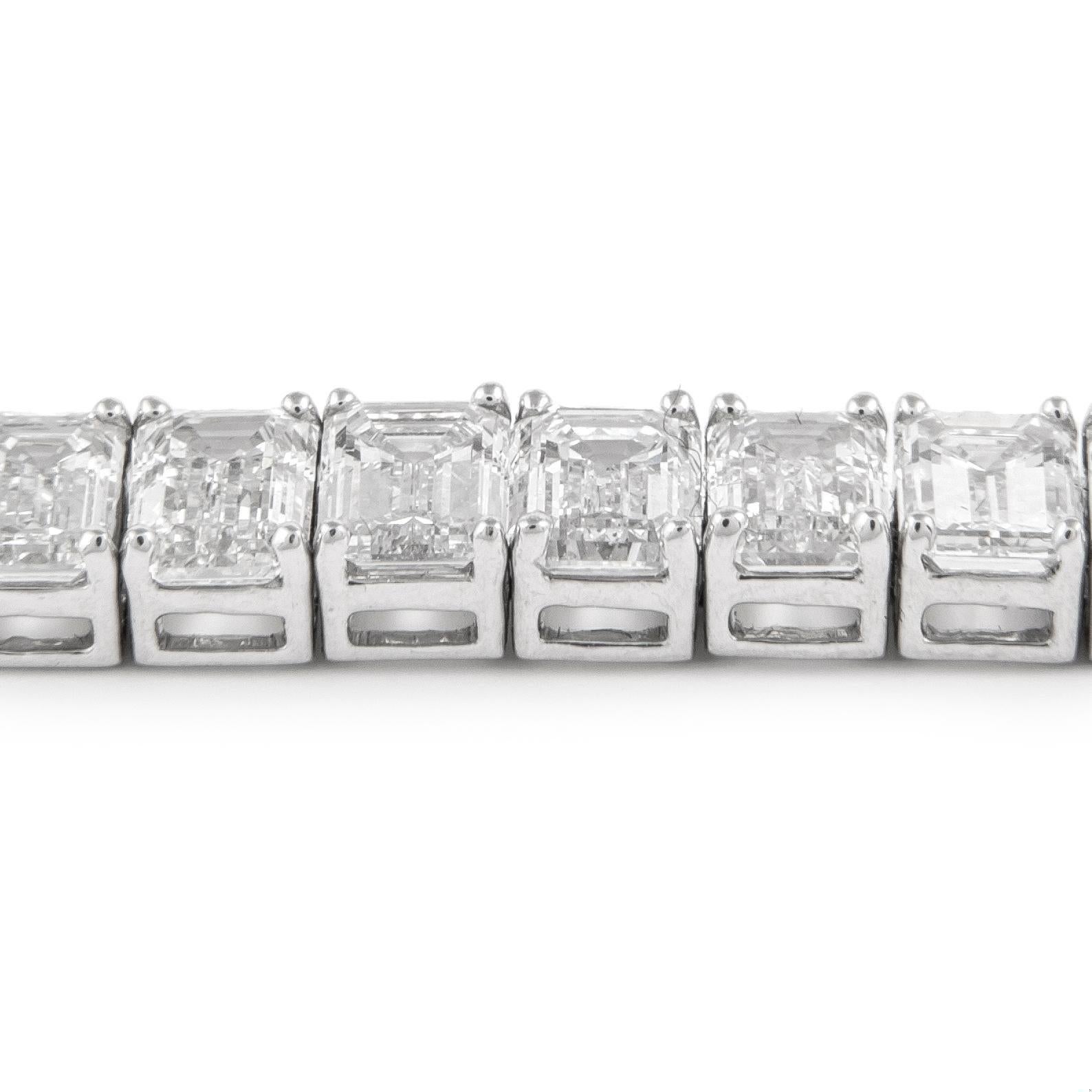 Contemporain Alexander Beverly Hills Bracelet tennis 18 carats avec diamants 20,69 carats « avg 0,48 carat » certifiés GIA en vente