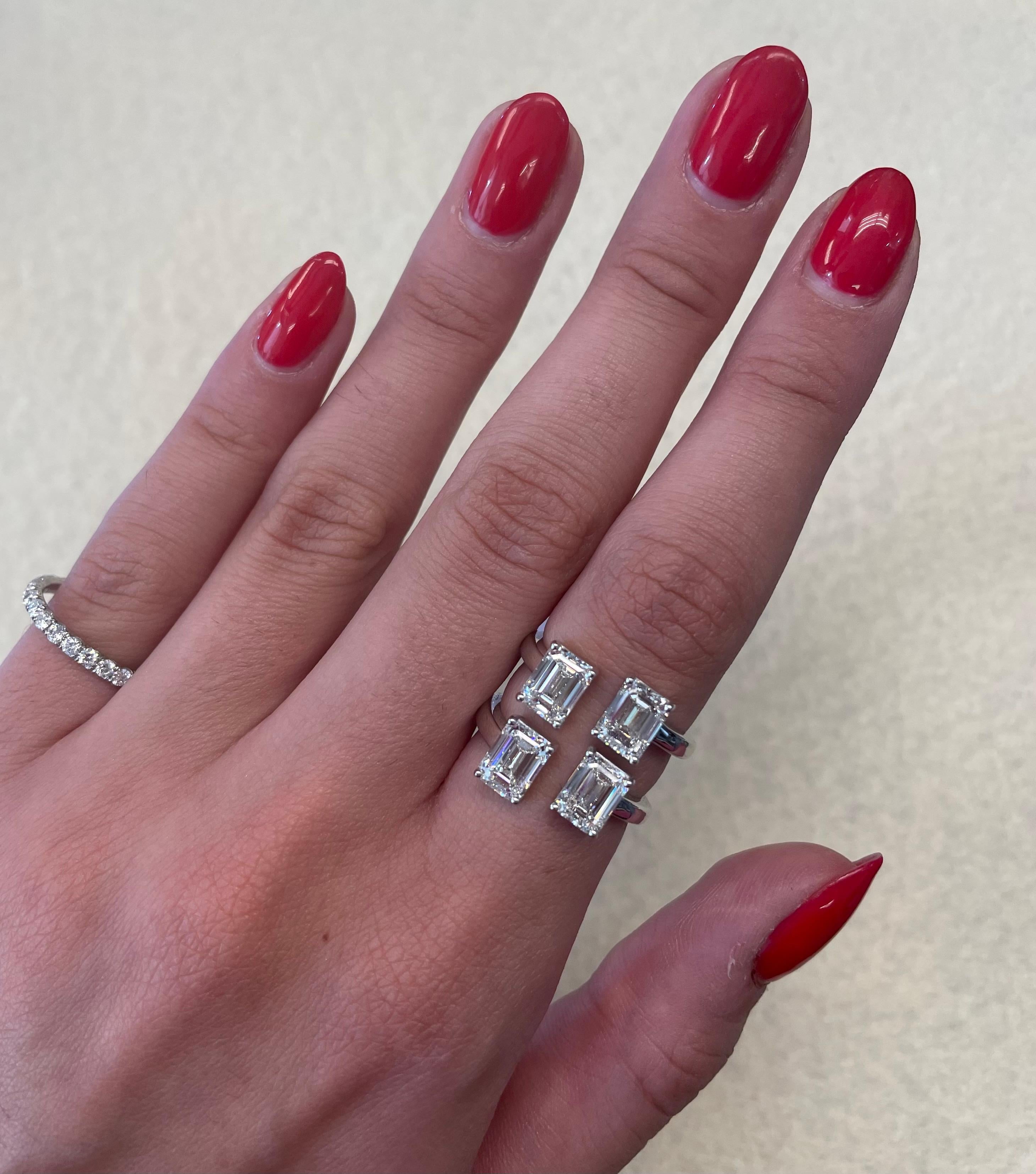 Contemporain Alexander Beverly Hills, bague 18 carats avec diamants flottants taille émeraude 4,02 carats certifiés GIA en vente