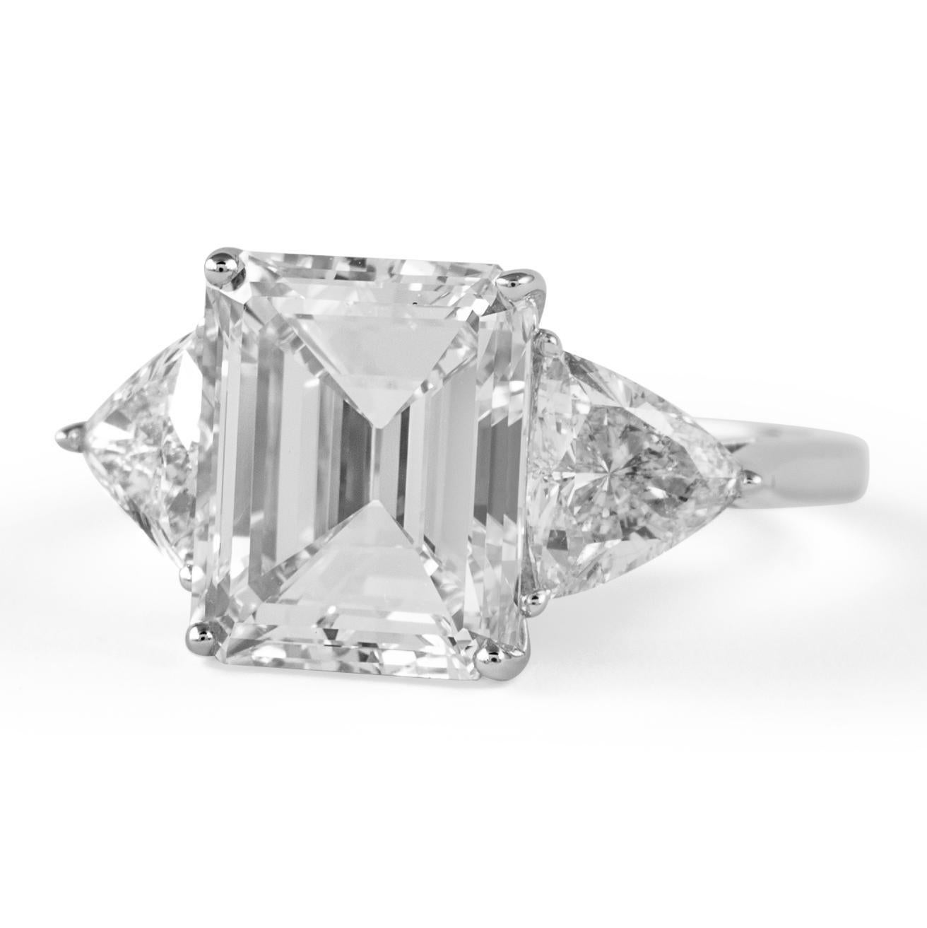 Taille émeraude Alexander Beverly Hills Bague 3 pierres GIA 5.20ct VVS2 Emerald Cut Diamond 18k en vente