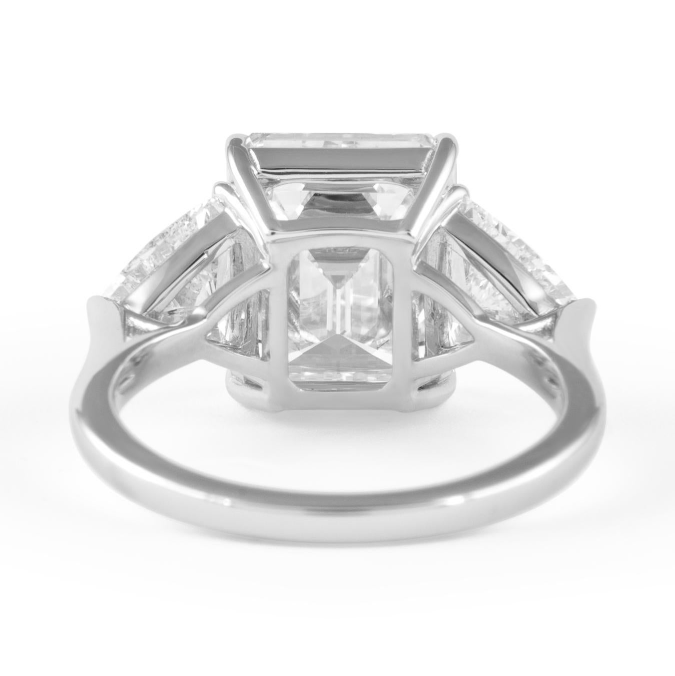 Alexander Beverly Hills Bague 3 pierres GIA 5.20ct VVS2 Emerald Cut Diamond 18k Pour femmes en vente