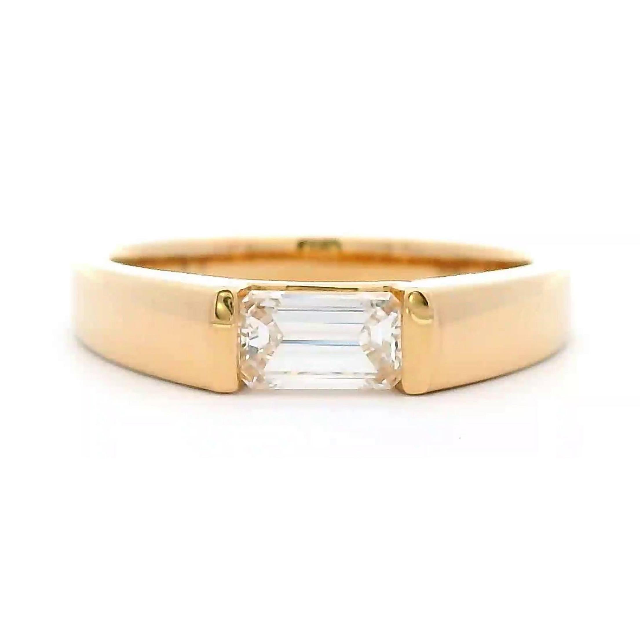 Alexander Beverly Hills GIA 0.55ct Emerald Cut Diamond Ring 18k Yellow Gold In New Condition For Sale In BEVERLY HILLS, CA