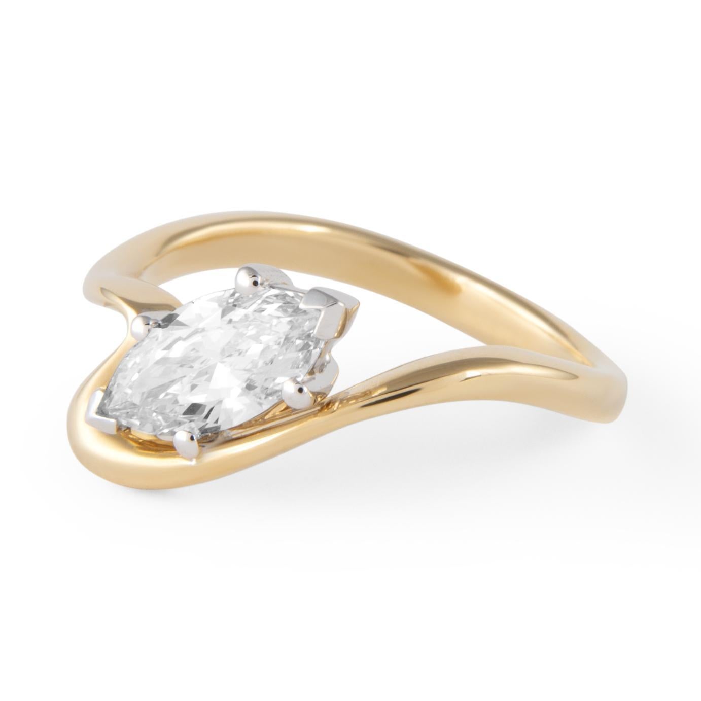Contemporaneo Alexander Beverly Hills GIA 0.73ct Marquise Diamond Abstract Ring Oro 18k in vendita