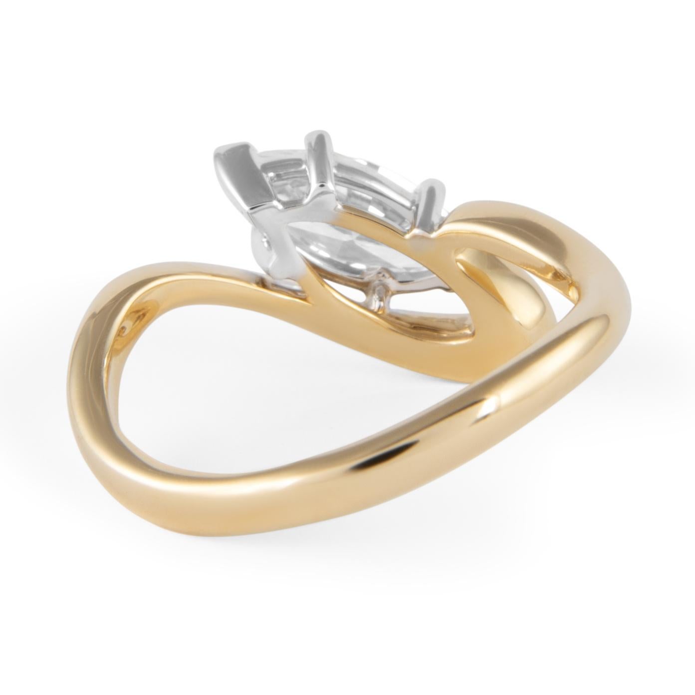Alexander Beverly Hills GIA 0.73ct Marquise Diamond Abstract Ring Oro 18k In condizioni Nuovo in vendita a BEVERLY HILLS, CA