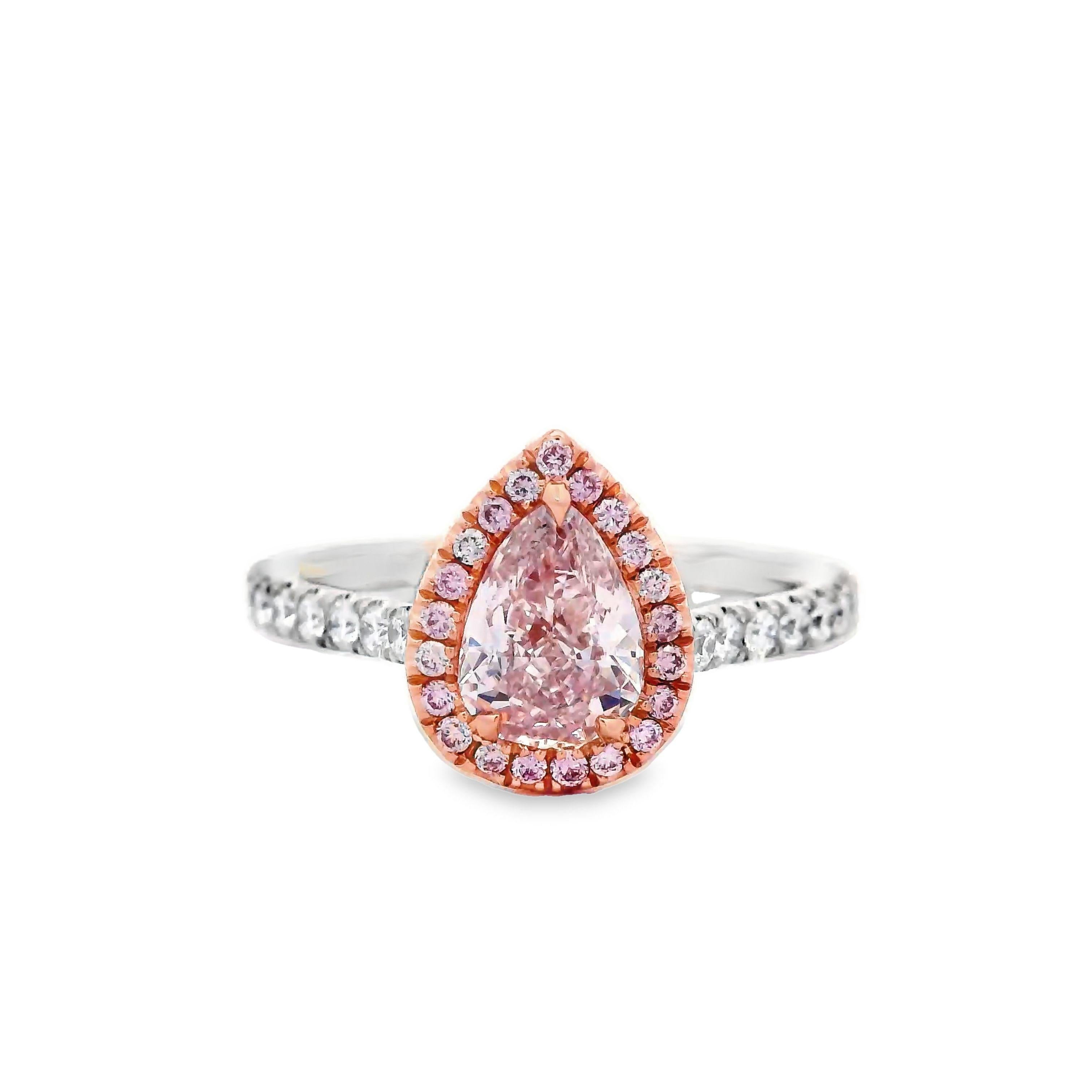 Alexander Beverly Hills GIA 0.76ct Pink Diamond with Halo Ring 18k Pour femmes en vente