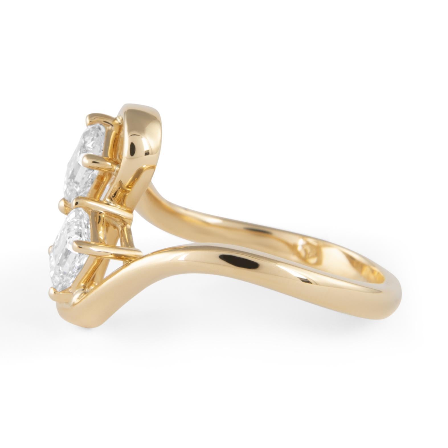Alexander Beverly Hills, bague Toi et Moi 18 carats avec diamants taille émeraude de 1,06 carat certifiés GIA Neuf - En vente à BEVERLY HILLS, CA