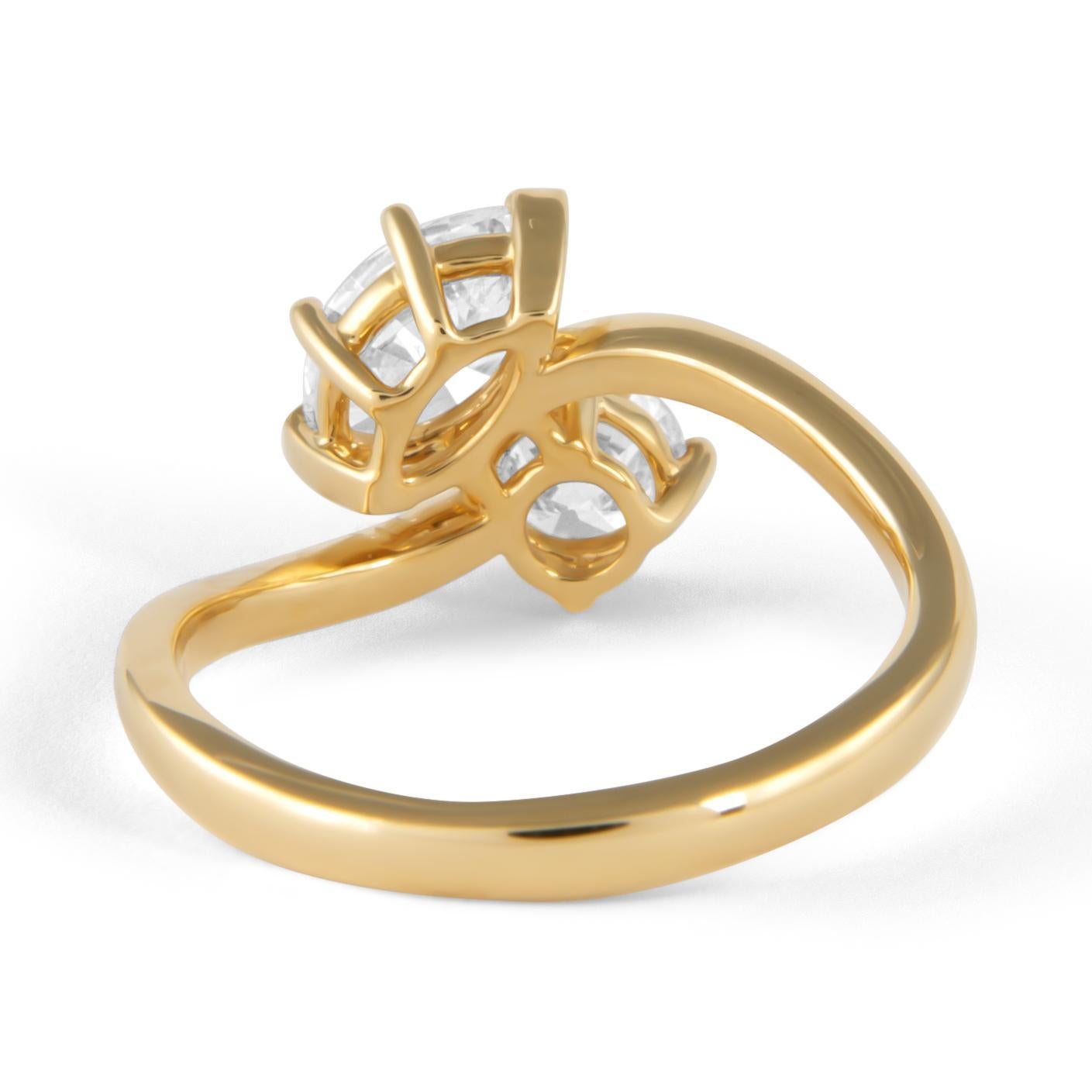 De las mujeres Alexander Beverly Hills GIA Anillo Toi Et Moi de diamantes redondos y marquesa de 1,17 ct 18k en venta