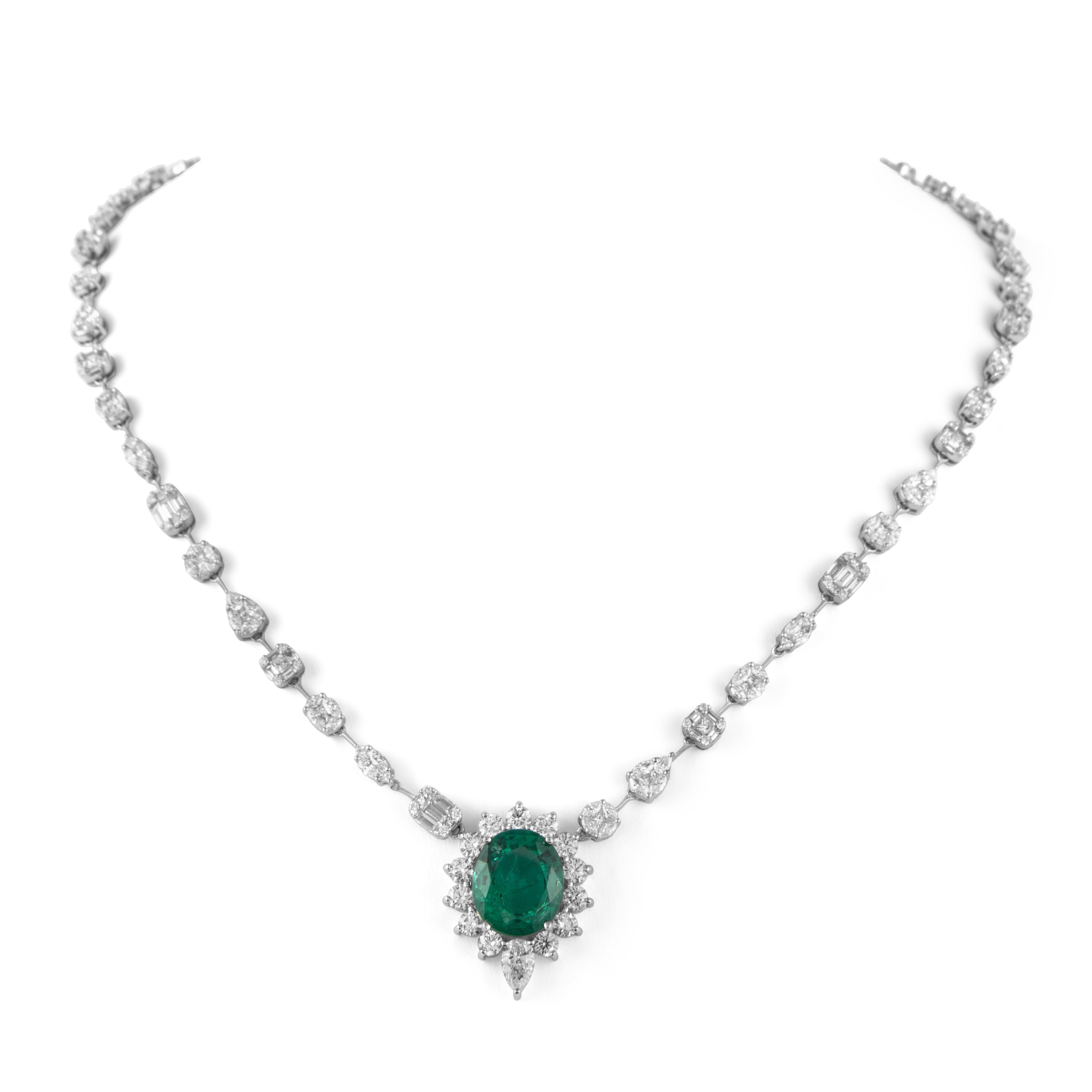 Taglio ovale Alexander Beverly Hills GIA 19,90ctt Collana di smeraldi e diamanti 18k in vendita