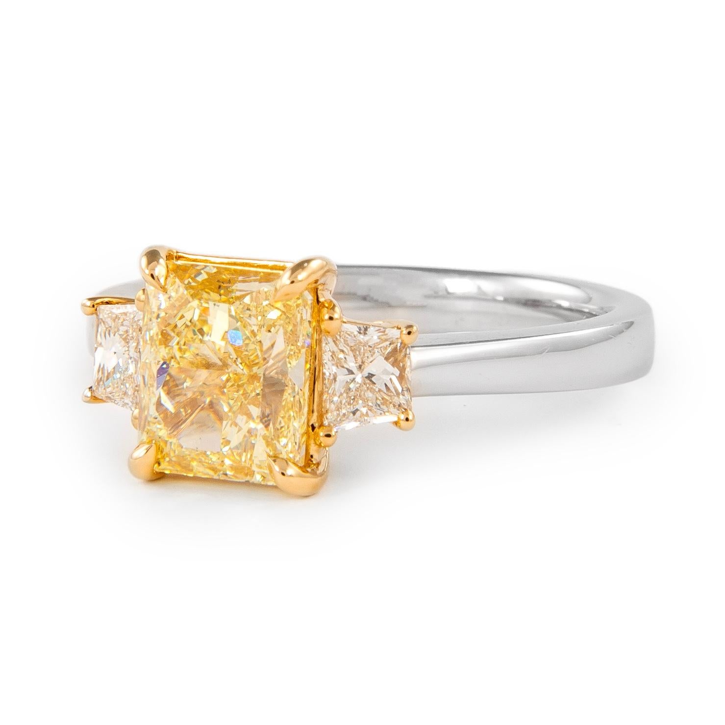 Contemporary Alexander Beverly Hills GIA 2.07ct Fancy Yellow Diamond Three-Stone Ring 18k For Sale