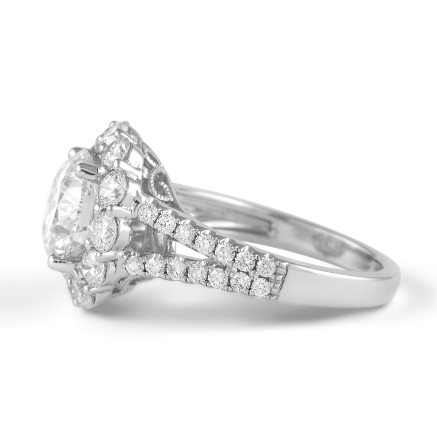 Alexander Beverly Hills GIA Diamante redondo de 2,70 ct con halo Anillo de oro blanco de 18 quilates en Nuevo estado para la venta en BEVERLY HILLS, CA