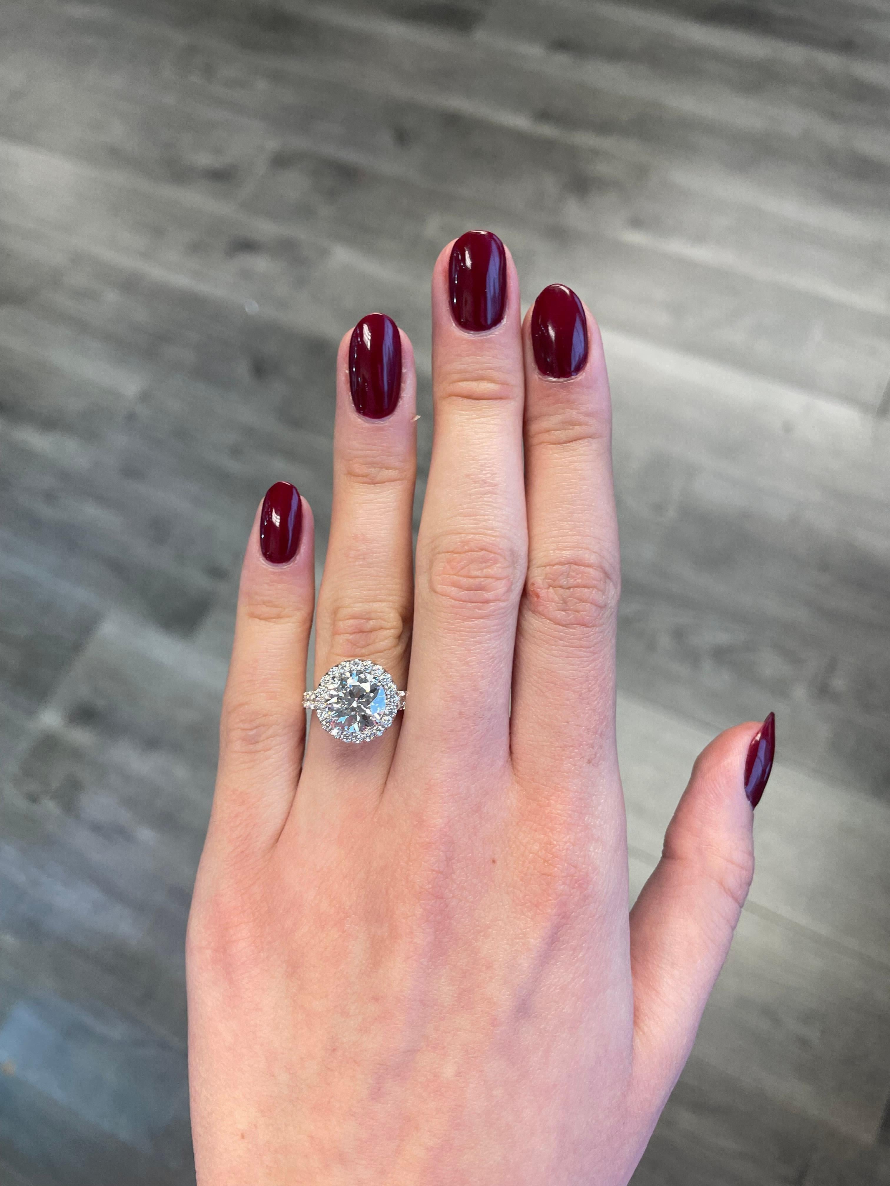Contemporain Alexander Beverly Hills GIA 2.80ct Round Brilliant Diamond with Halo Ring 18k (bague avec halo) en vente