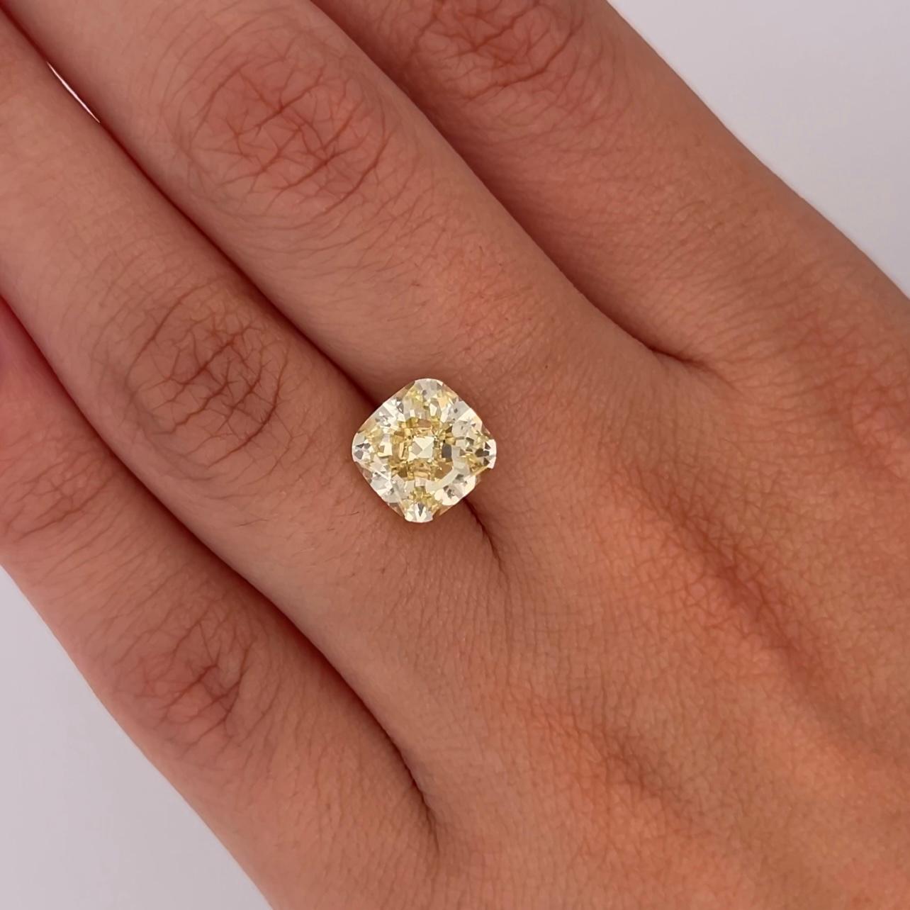 Contemporain Alexander Beverly Hills GIA 3,72ct Cushion Fancy Yellow VS1 Diamond en vente