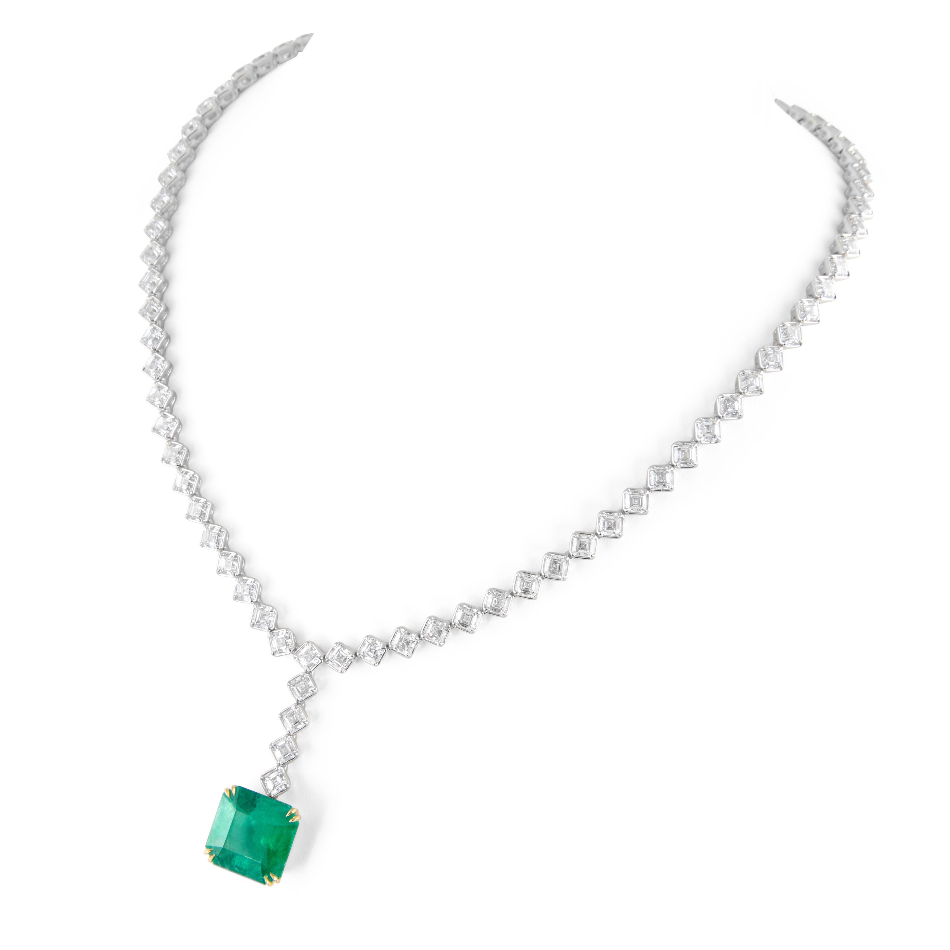 Alexander Beverly Hills GIA 40,92ctt Collana con smeraldo e diamanti 18k In condizioni Nuovo in vendita a BEVERLY HILLS, CA