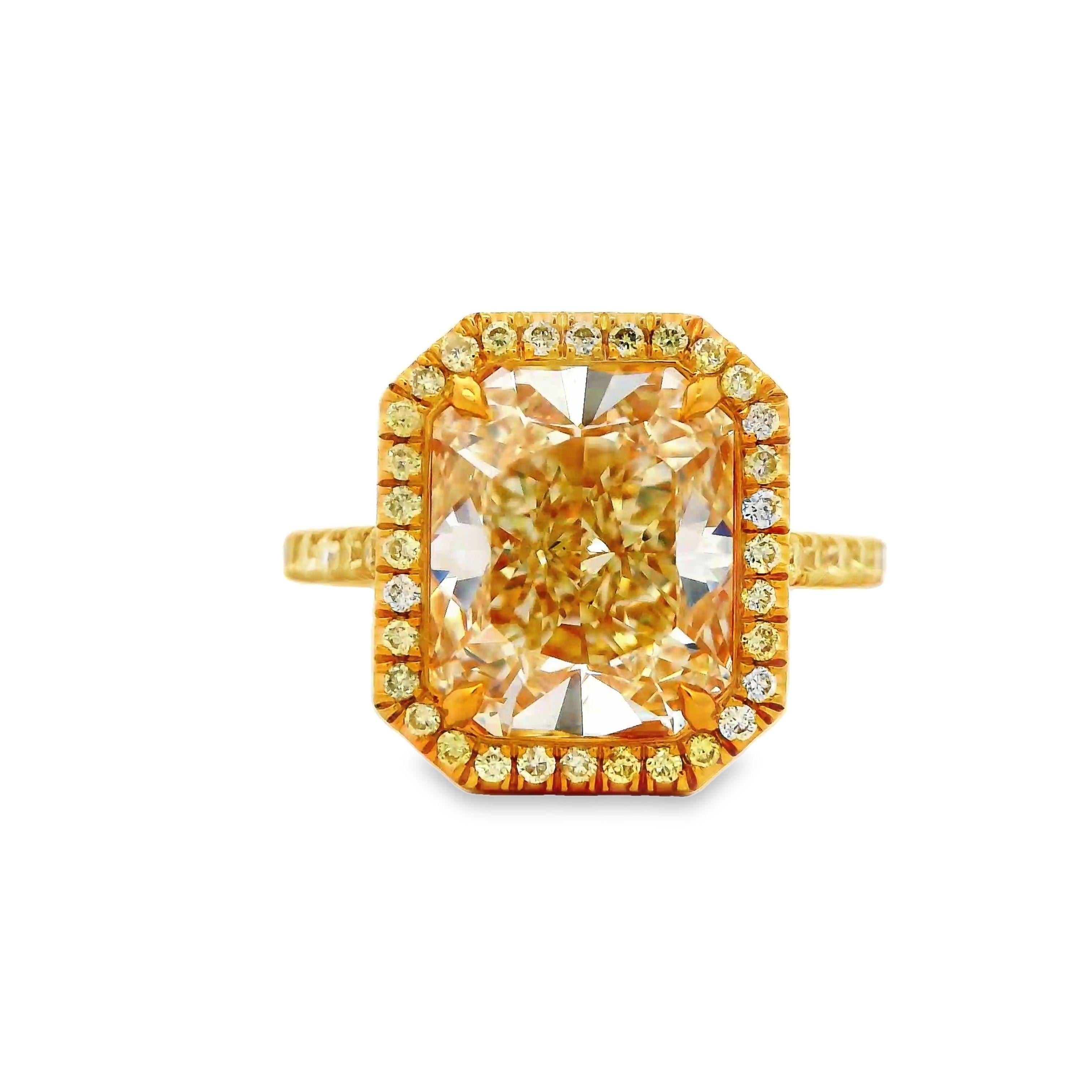 Contemporary Alexander Beverly Hills GIA 4.11ct Radiant Fancy Yellow Diamond Ring 18k Gold For Sale