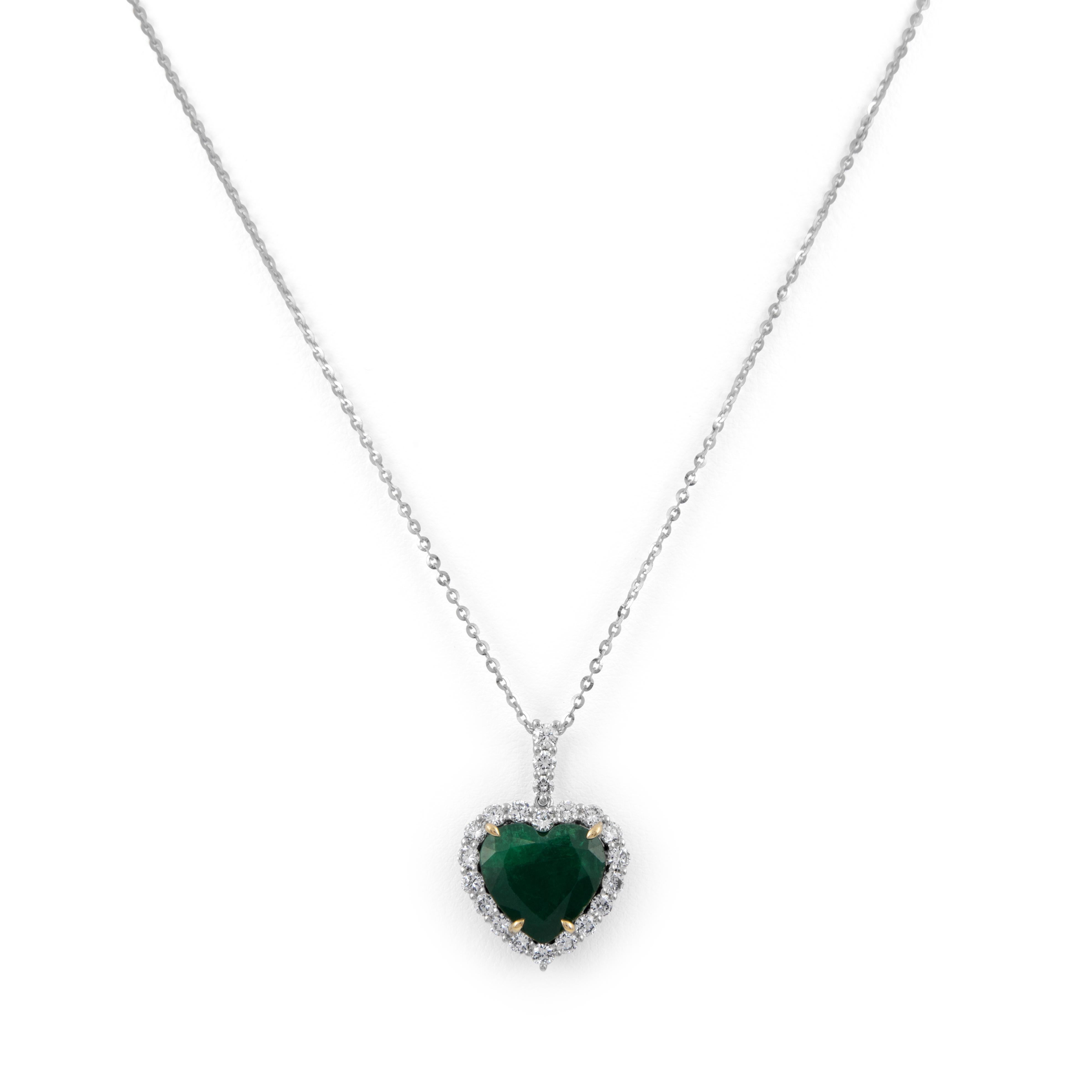Contemporain Alexander Beverly Hills, collier pendentif cœur émeraude 4,58 carats certifié GIA, 18 carats en vente