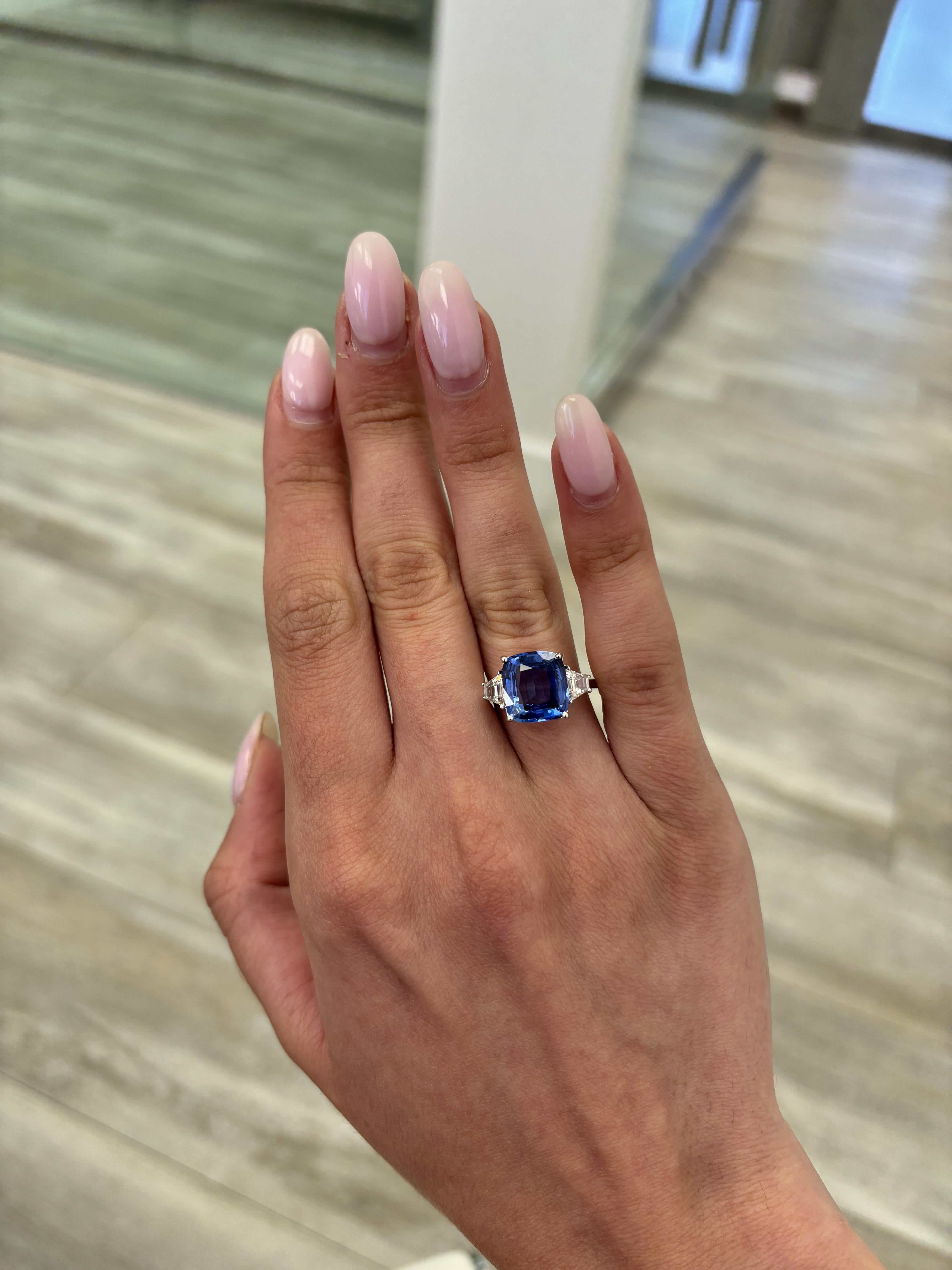 Contemporary Alexander Beverly Hills GIA 4.74ct No Heat Ceylon Sapphire & Diamond Ring 18k
