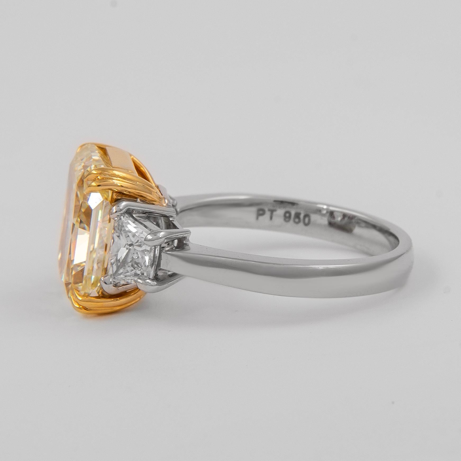 Contemporary Alexander Beverly Hills GIA 5.24ct Fancy Yellow VS2 Diamond Three-Stone Ring 18k For Sale