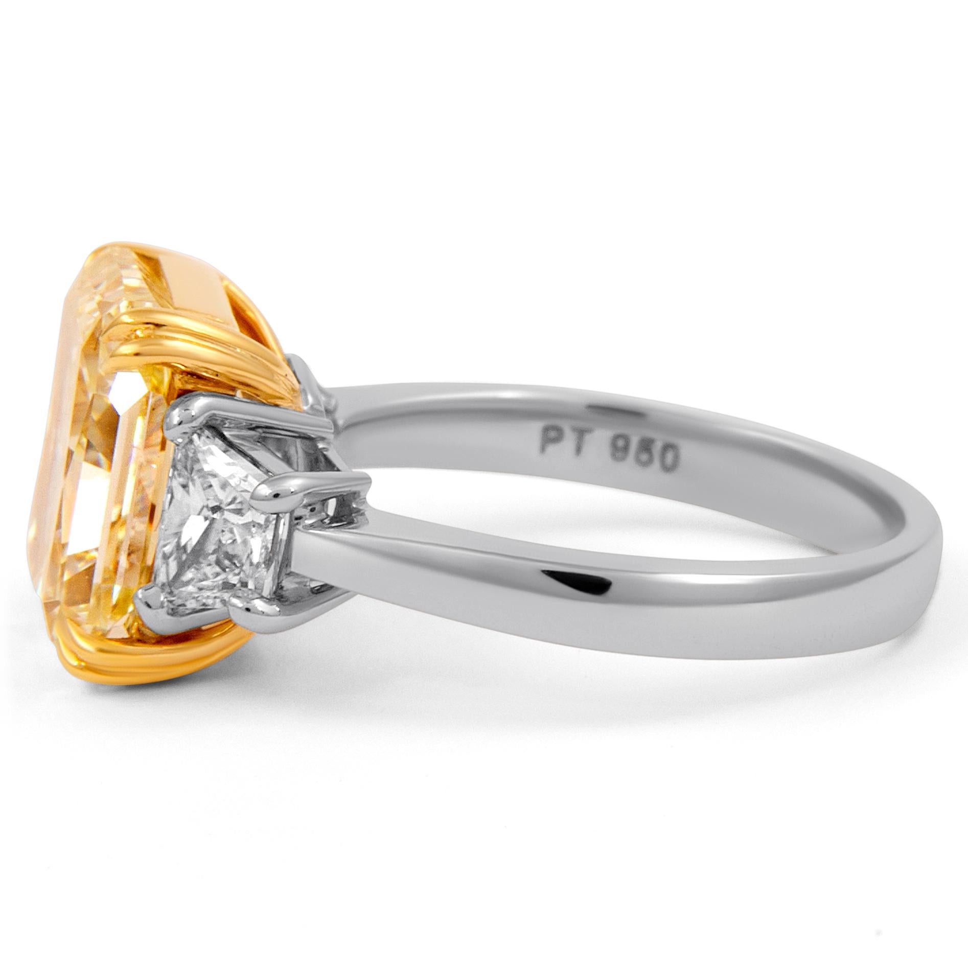 Radiant Cut Alexander Beverly Hills GIA 5.24ct Fancy Yellow VS2 Diamond Three-Stone Ring 18k For Sale