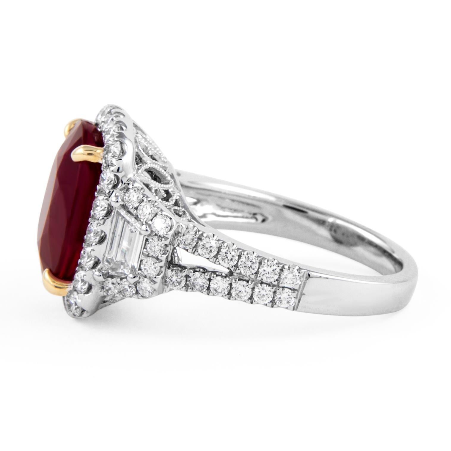 Alexander Beverly Hills GIA 7.19ct Ruby & Diamond 3-Stone Halo Ring 18k In New Condition For Sale In BEVERLY HILLS, CA