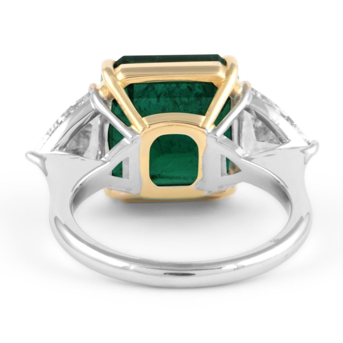 Donna Alexander Beverly Hills GIA 7,58 smeraldo e diamante Anello a 3 pietre in oro bianco 18k in vendita