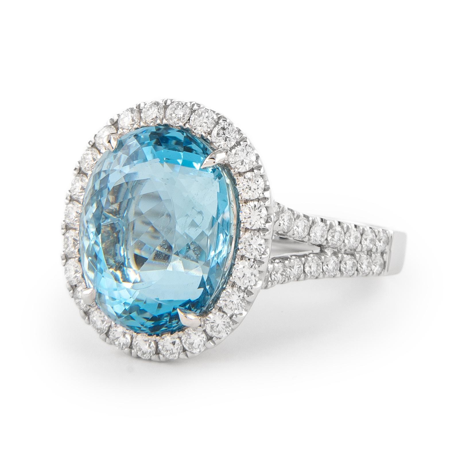 Alexander Beverly Hills GIA 8,20 ct Anillo ovalado de diamantes aguamarina Santa María 18k Corte oval en venta